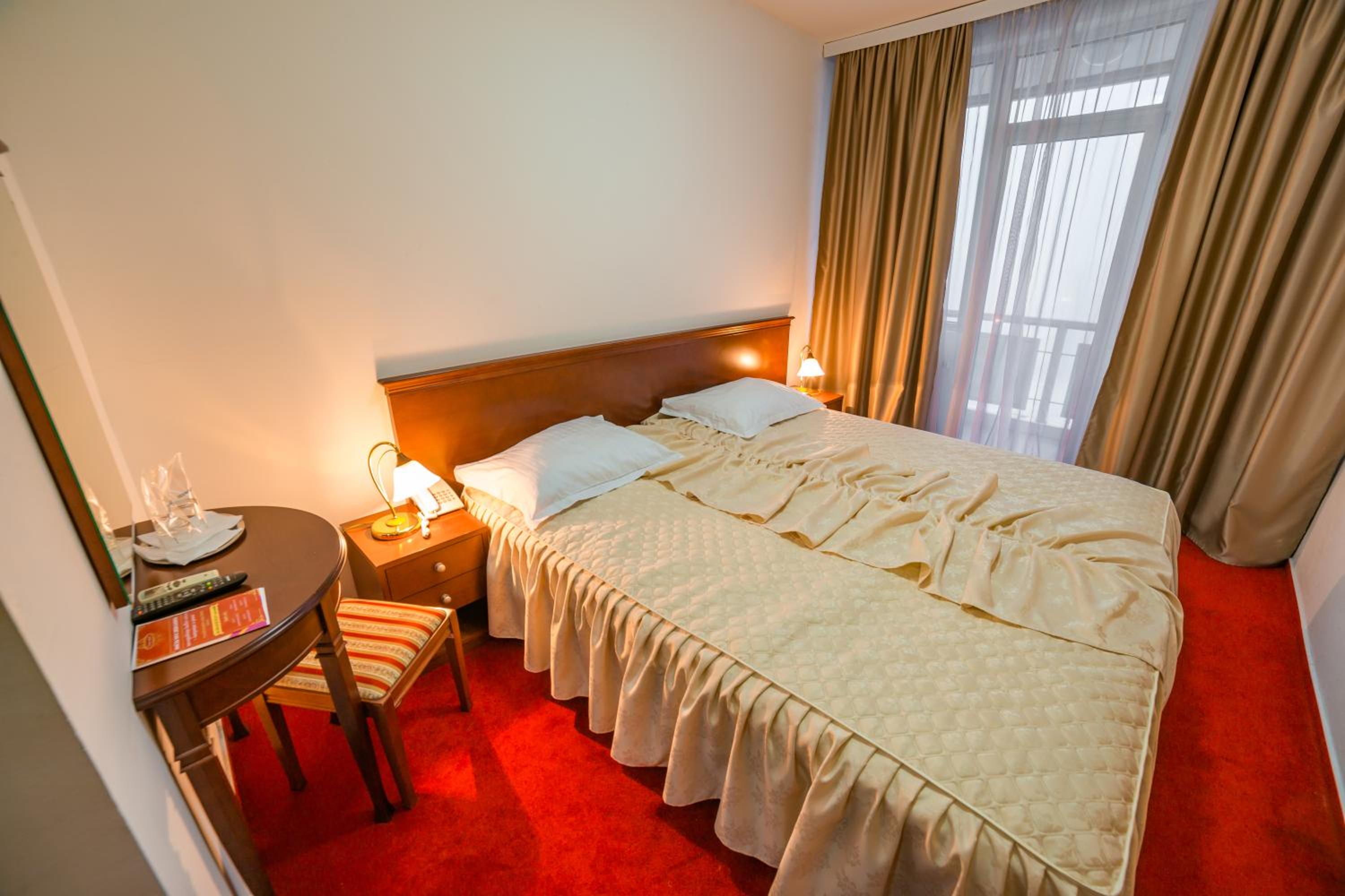Twin or Double Room with Long Beds
