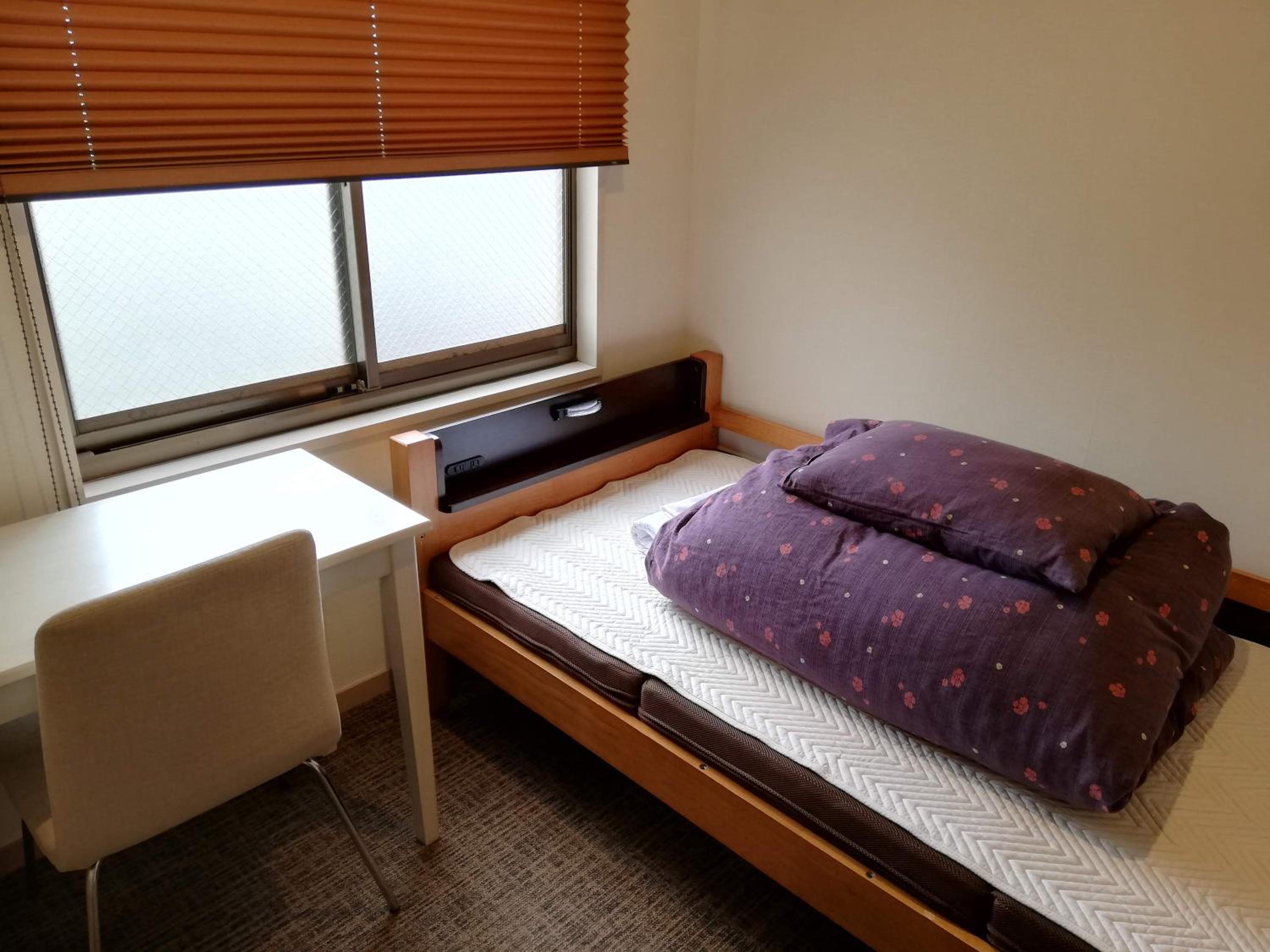 Budget Single Room with Shared Bathroom photo 1