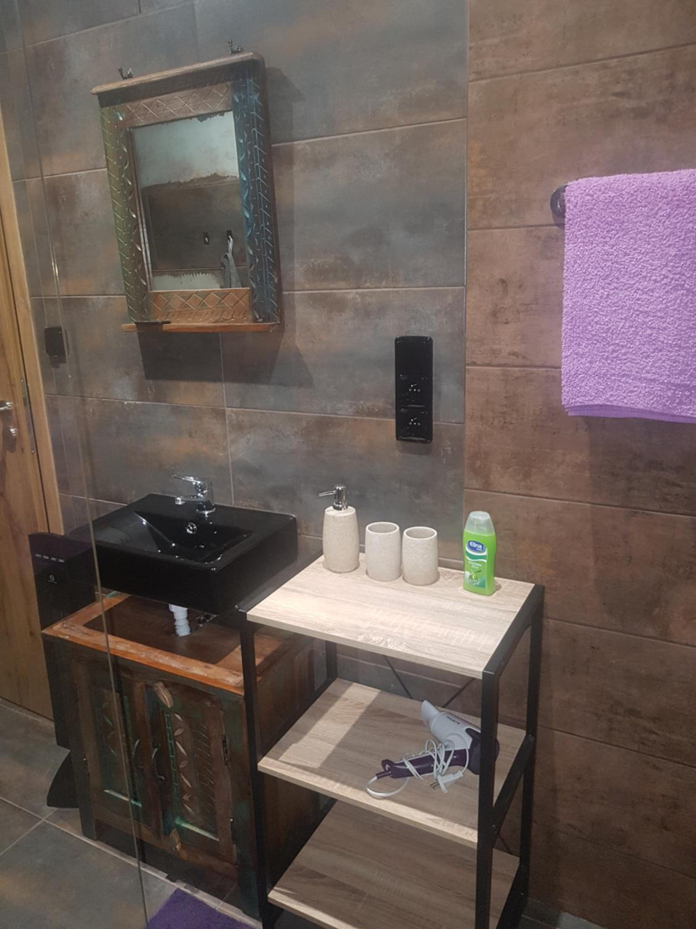 Double Room with Private Bathroom photo 1