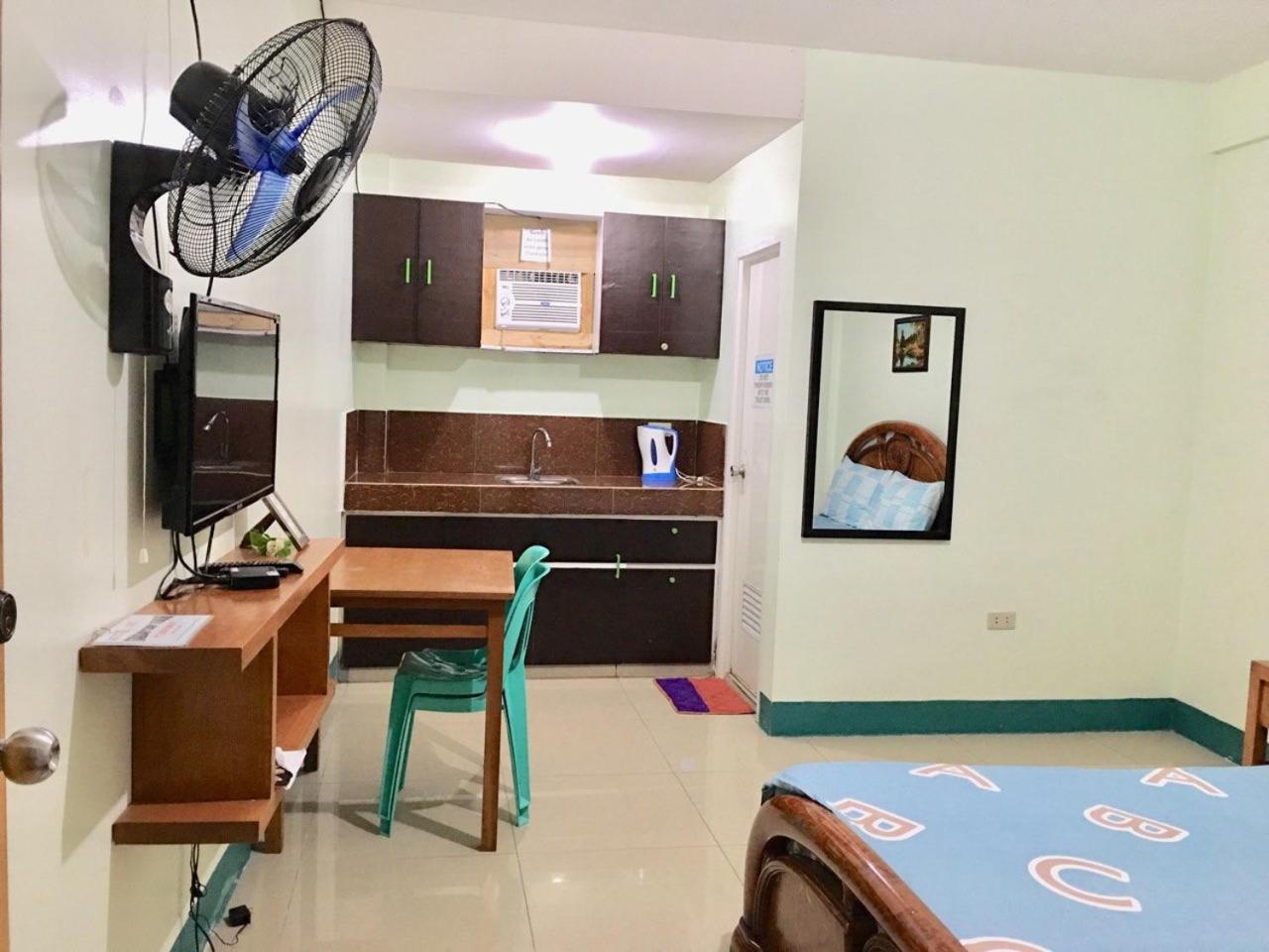 Deluxe Double Room (2 Adults + 1 Child) - Photo 8