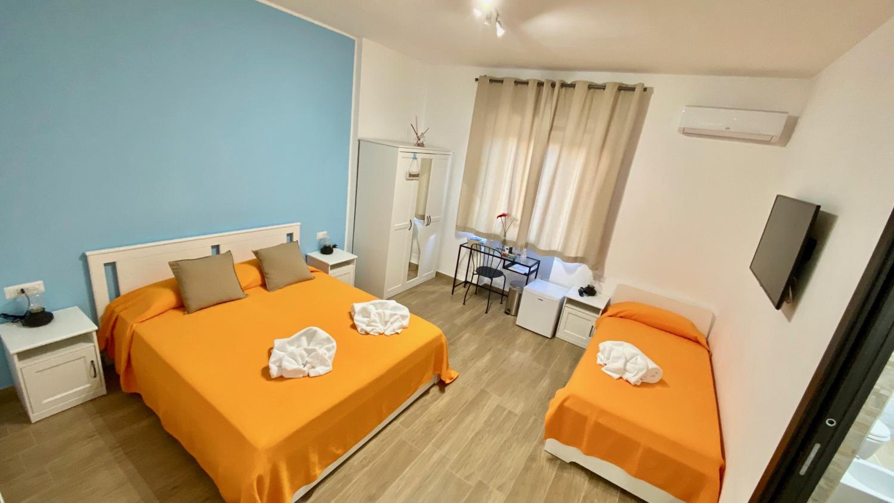 Deluxe Triple Room