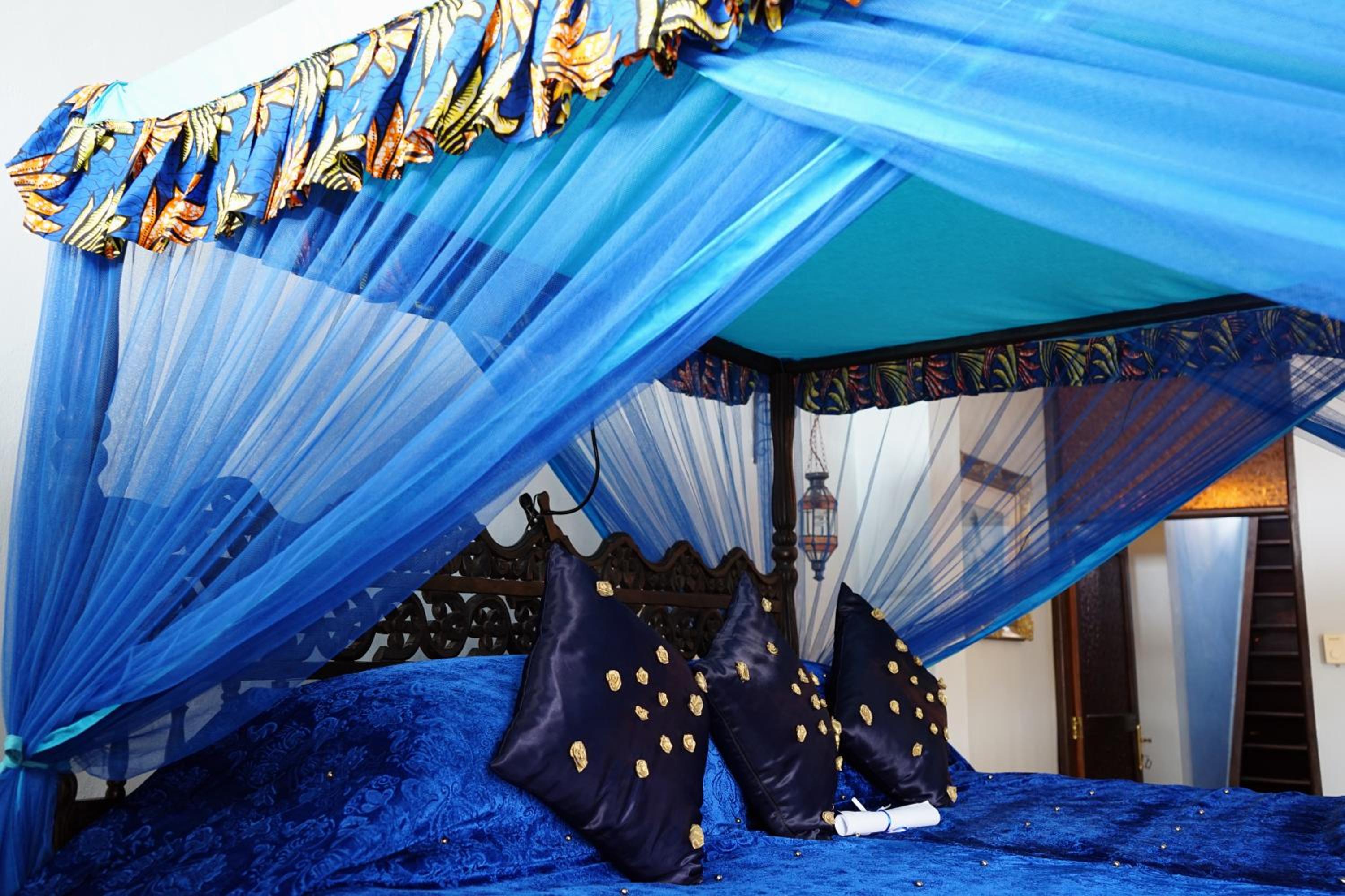 Honeymoon Suite