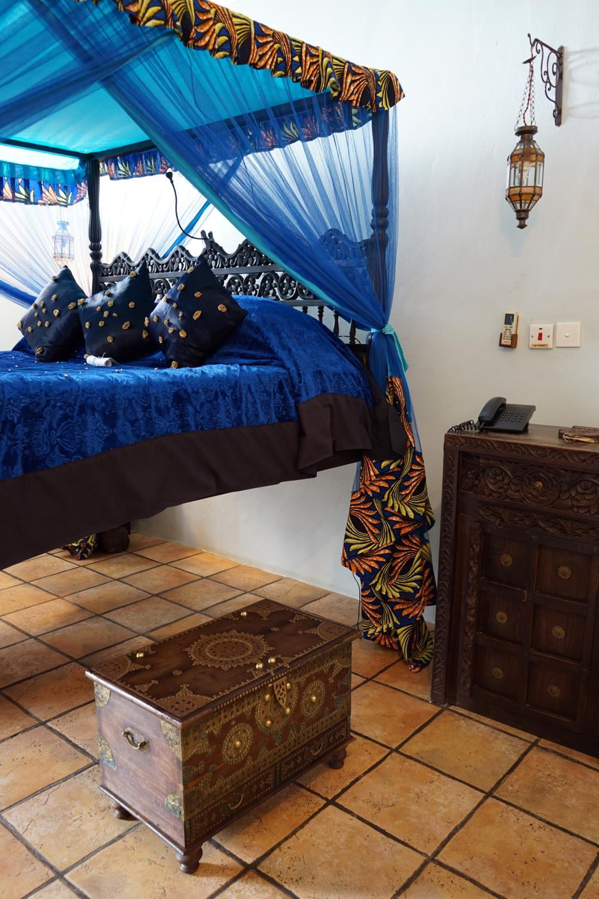 Honeymoon Suite