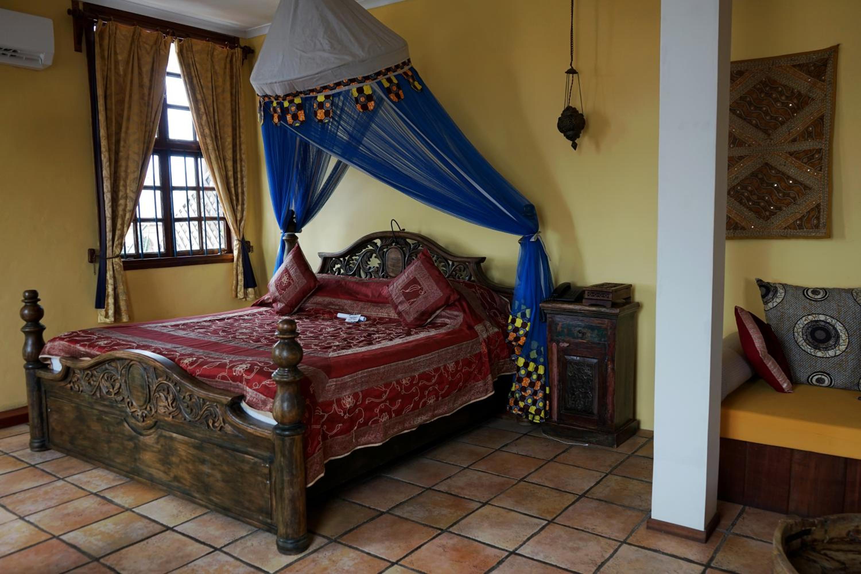 Signature Suite