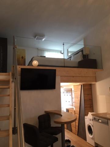 Apartment - Split Level photo 2