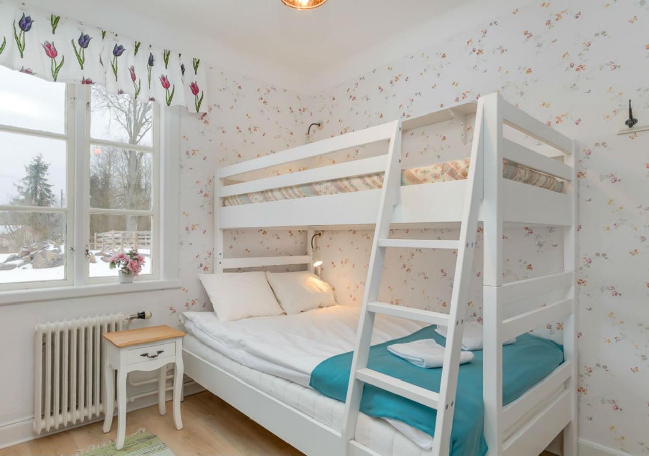 Standard Double Room with Shared Bathroom photo 3
