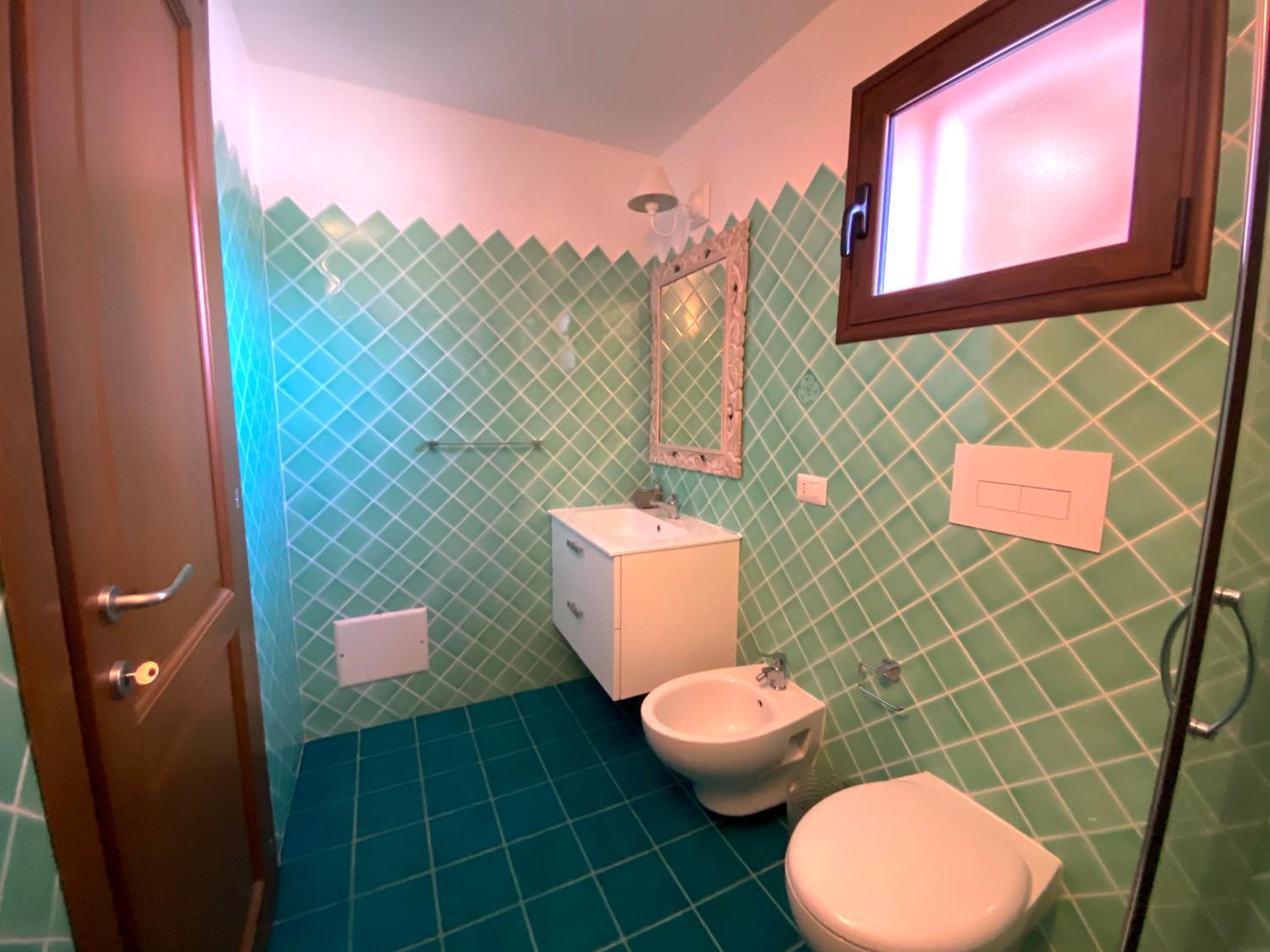 Standard King Room - Photo 57