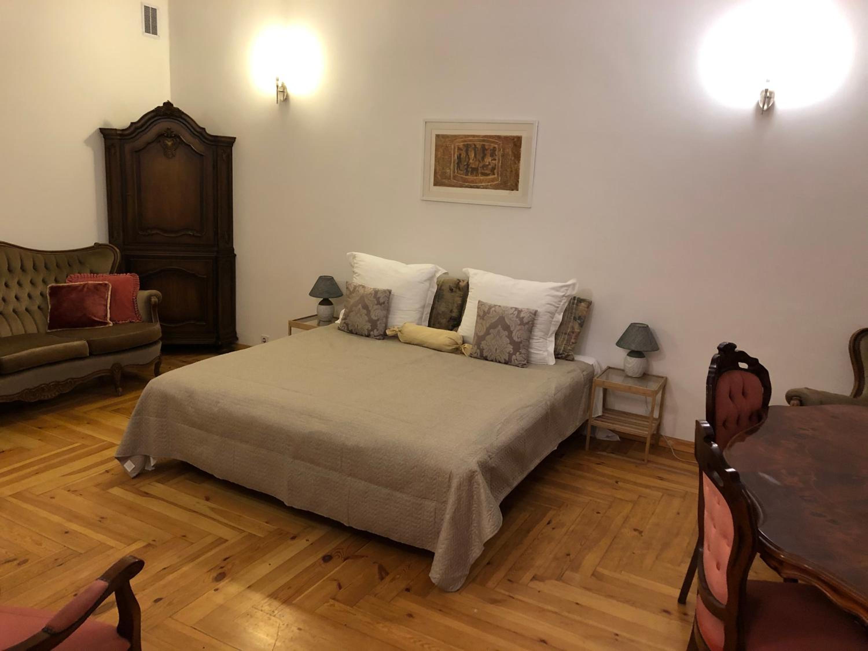 Three-Bedroom Apartment - Photo 16