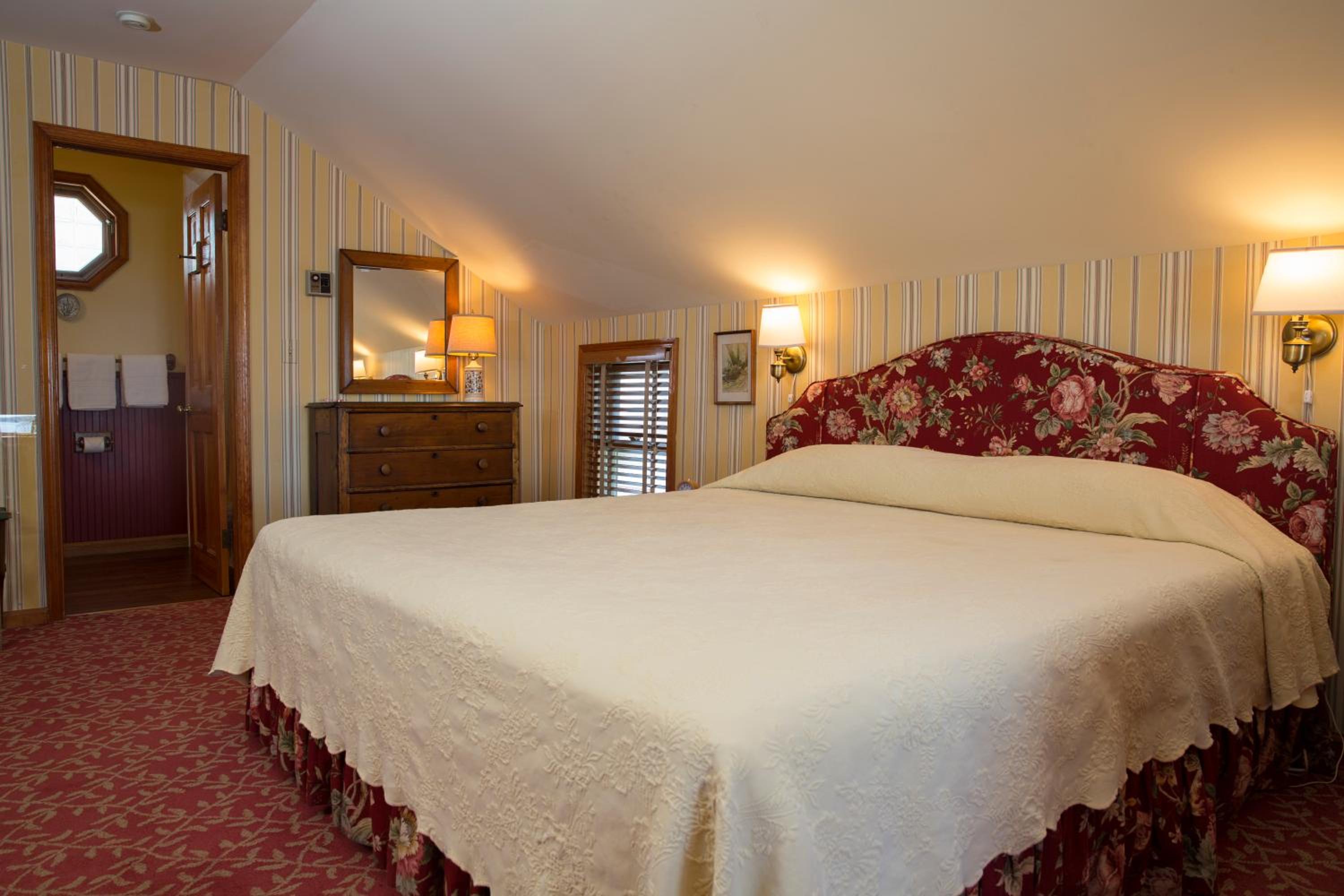 King Room with Bay View - Photo 6