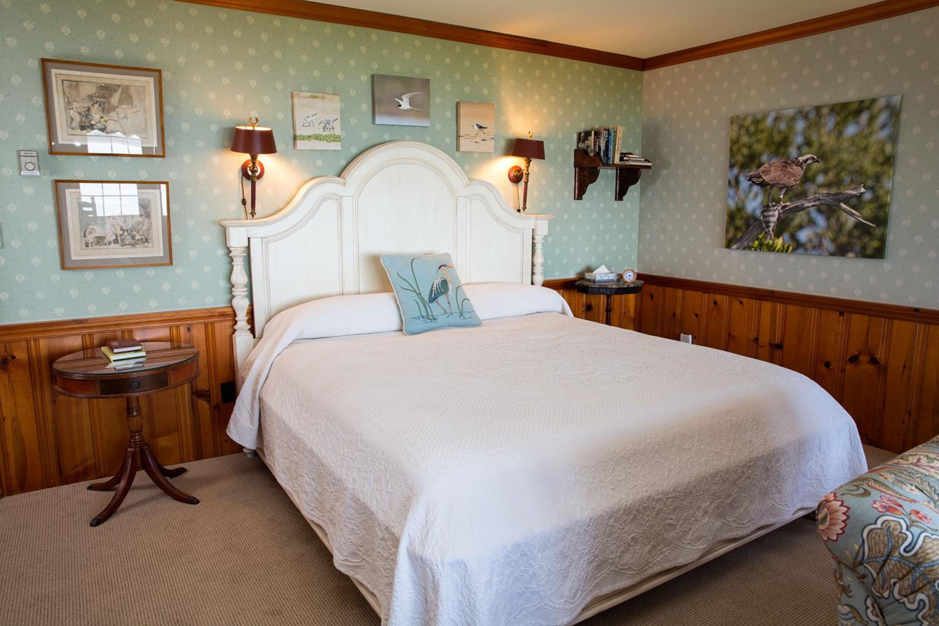 Deluxe Suite with Bay View - Photo 3