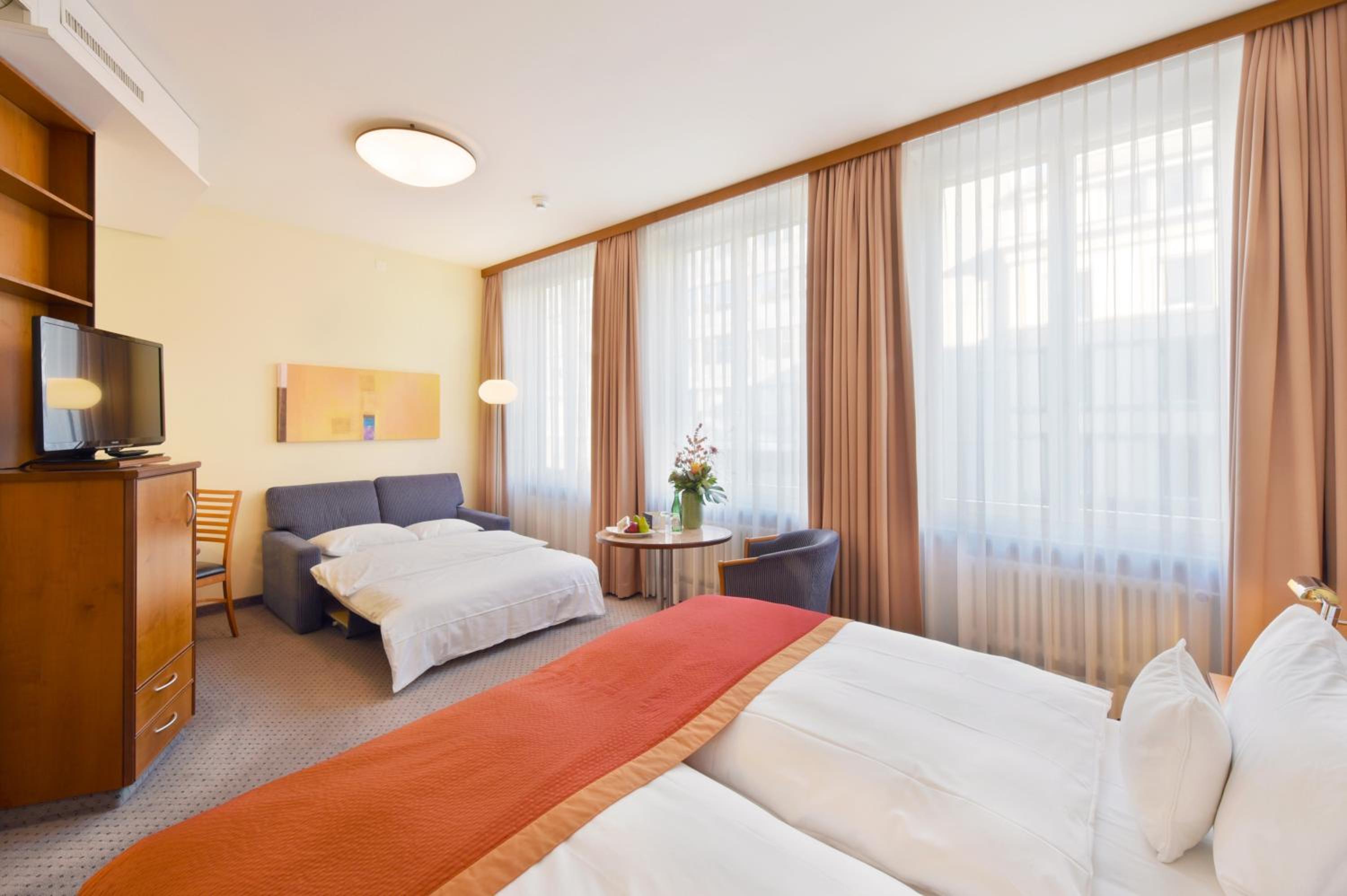 Relax Double Room thumbnail 6