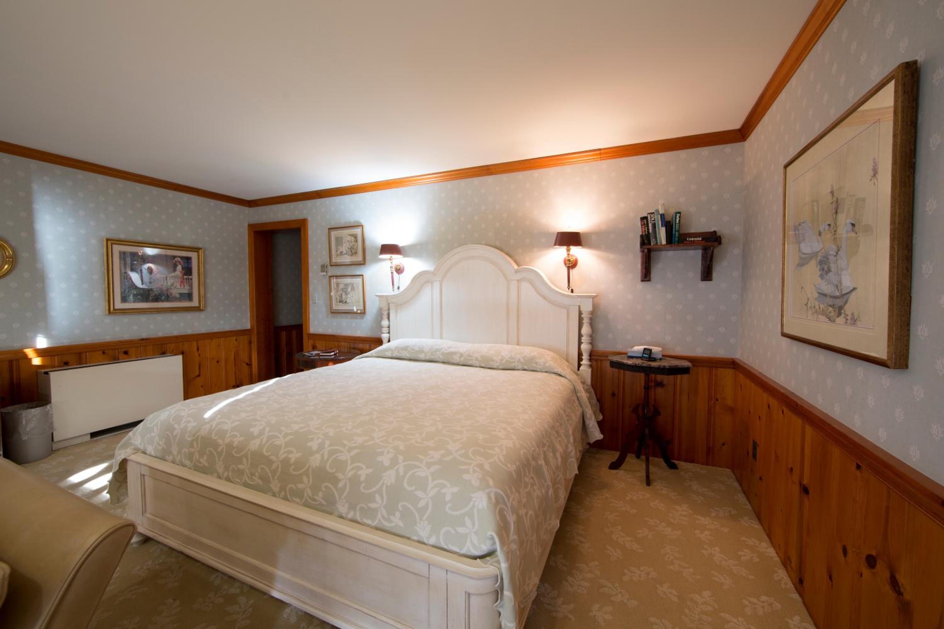 Deluxe Suite with Bay View - Photo 11