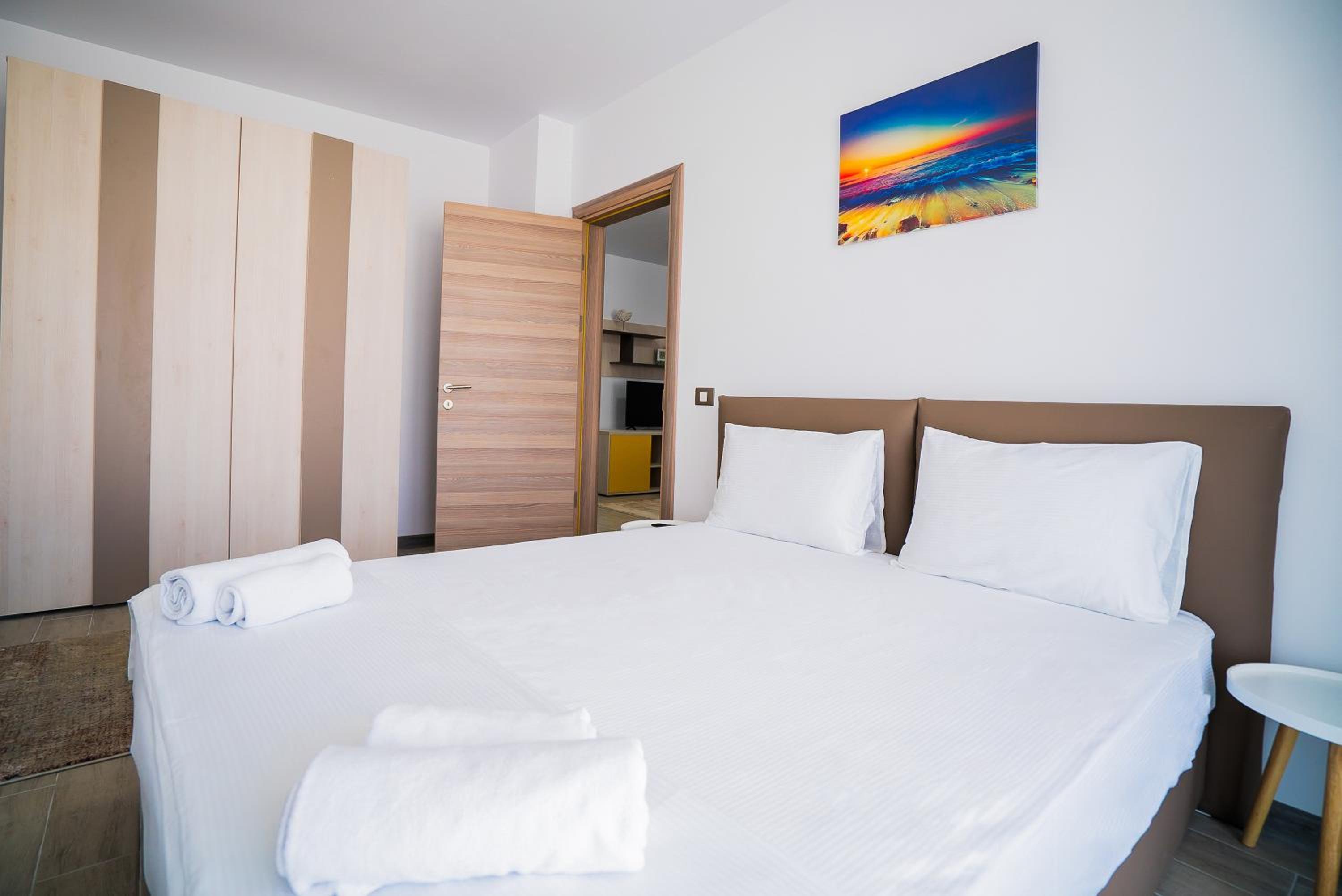 One-Bedroom Apartment - Photo 6