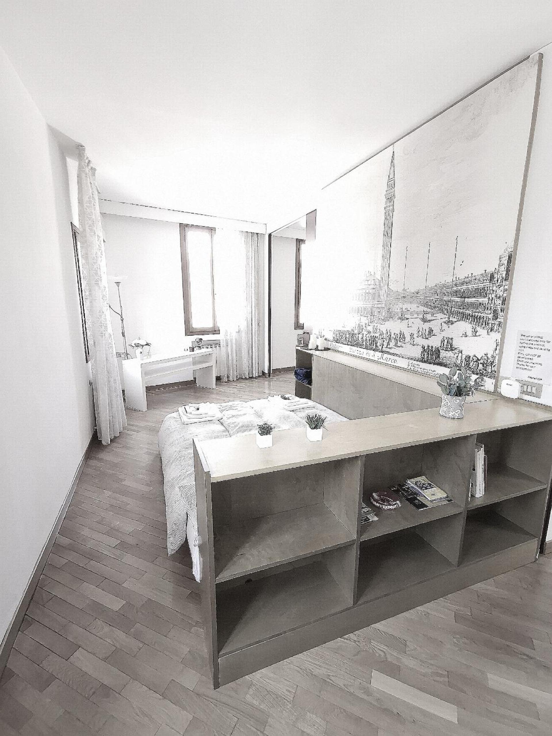 One-Bedroom Apartment photo 2