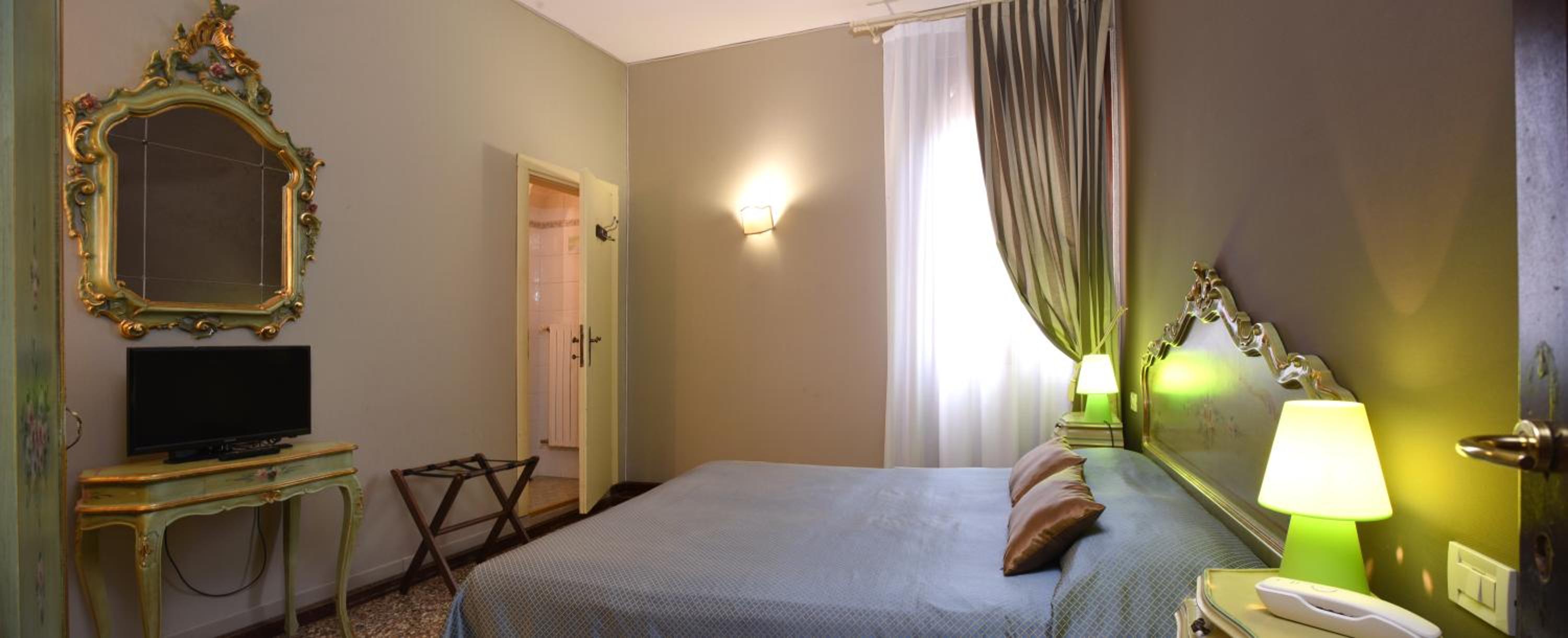 Double or Twin Room photo 1