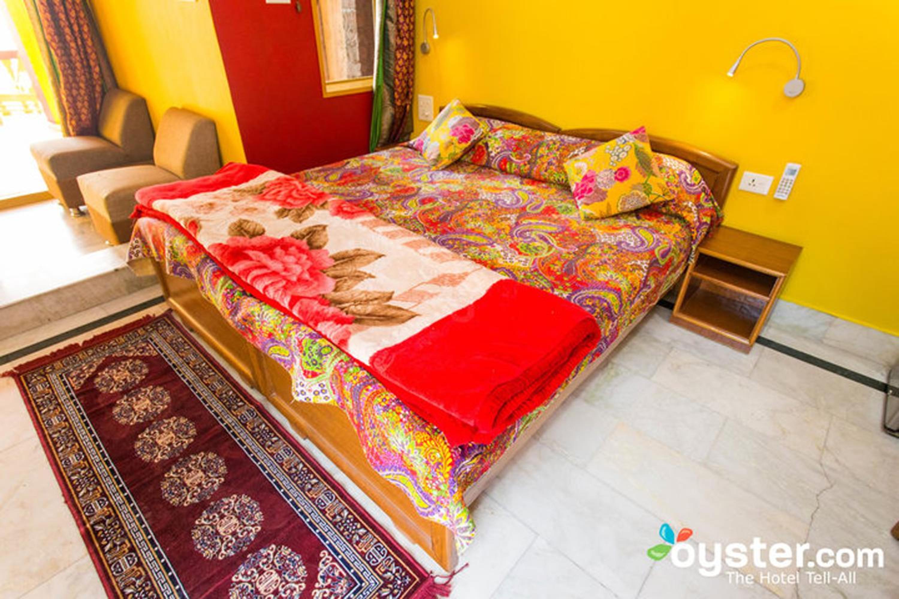 Deluxe Double Deluxe Room with Ganga View and Balcony