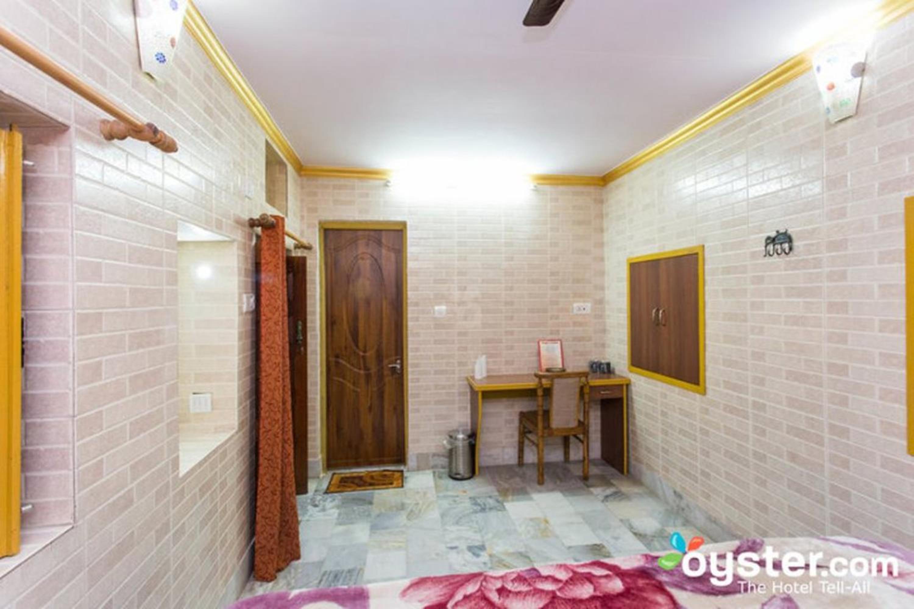 Budget Double or Twin Room - Photo 8