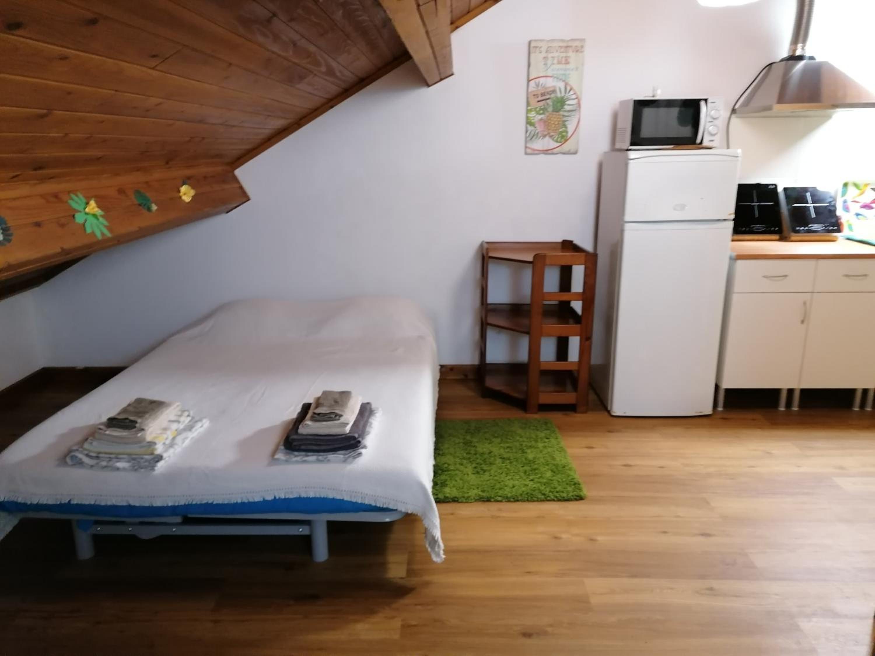 Apartment - Split Level - Photo 3
