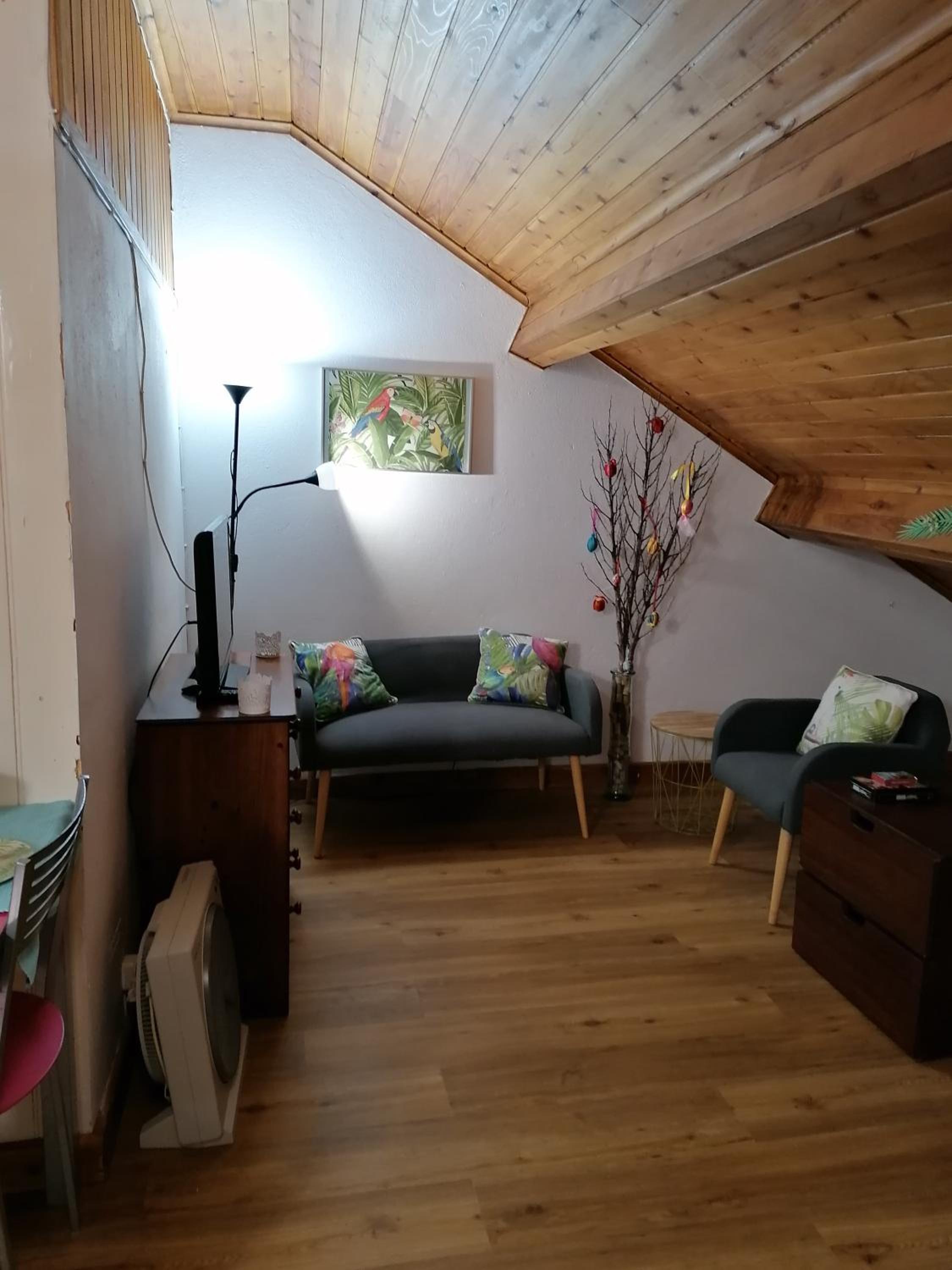 Apartment - Split Level - Photo 10