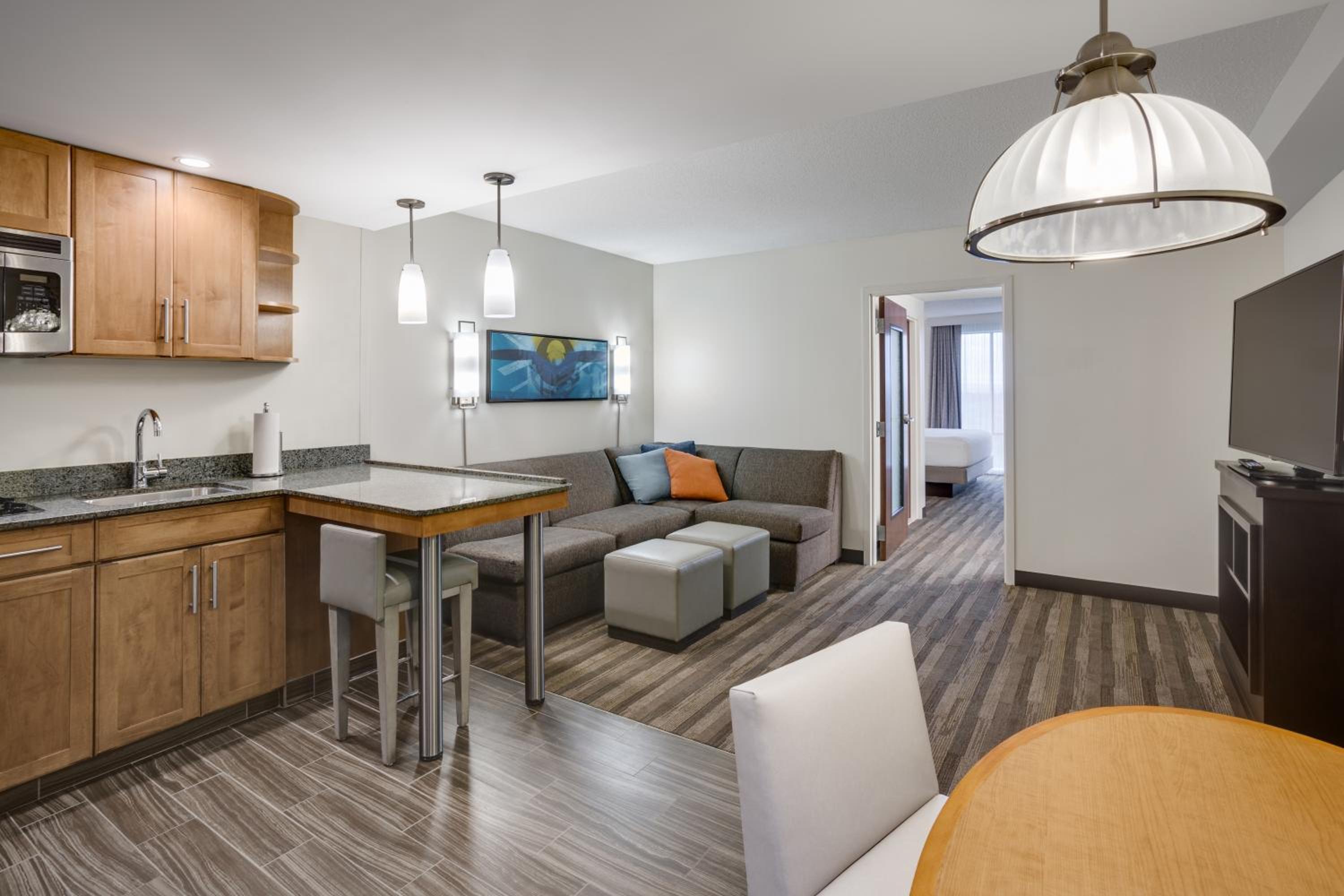 One-Bedroom King Suite - Photo 3
