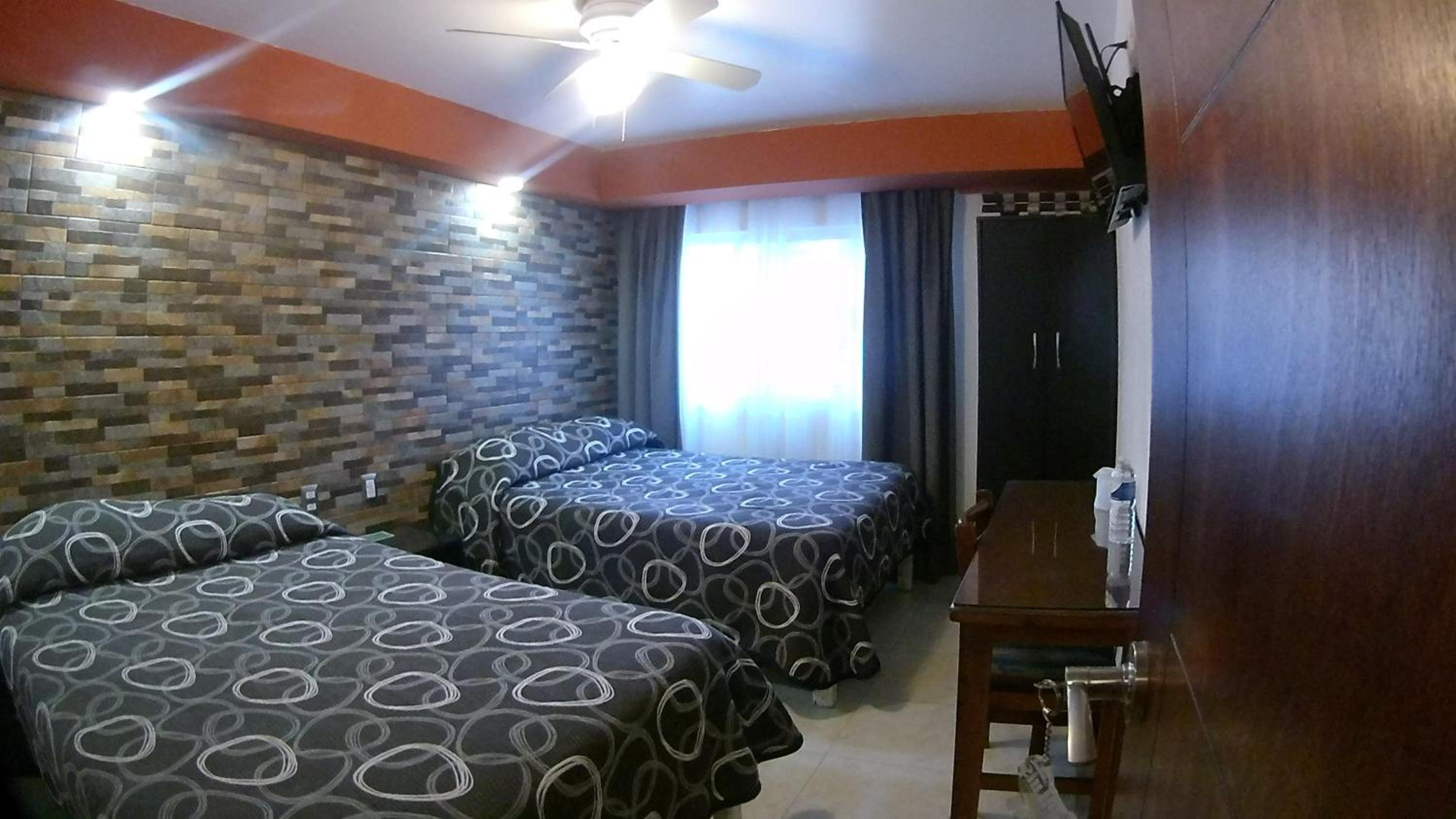 Double Room with Two Double Beds photo 1
