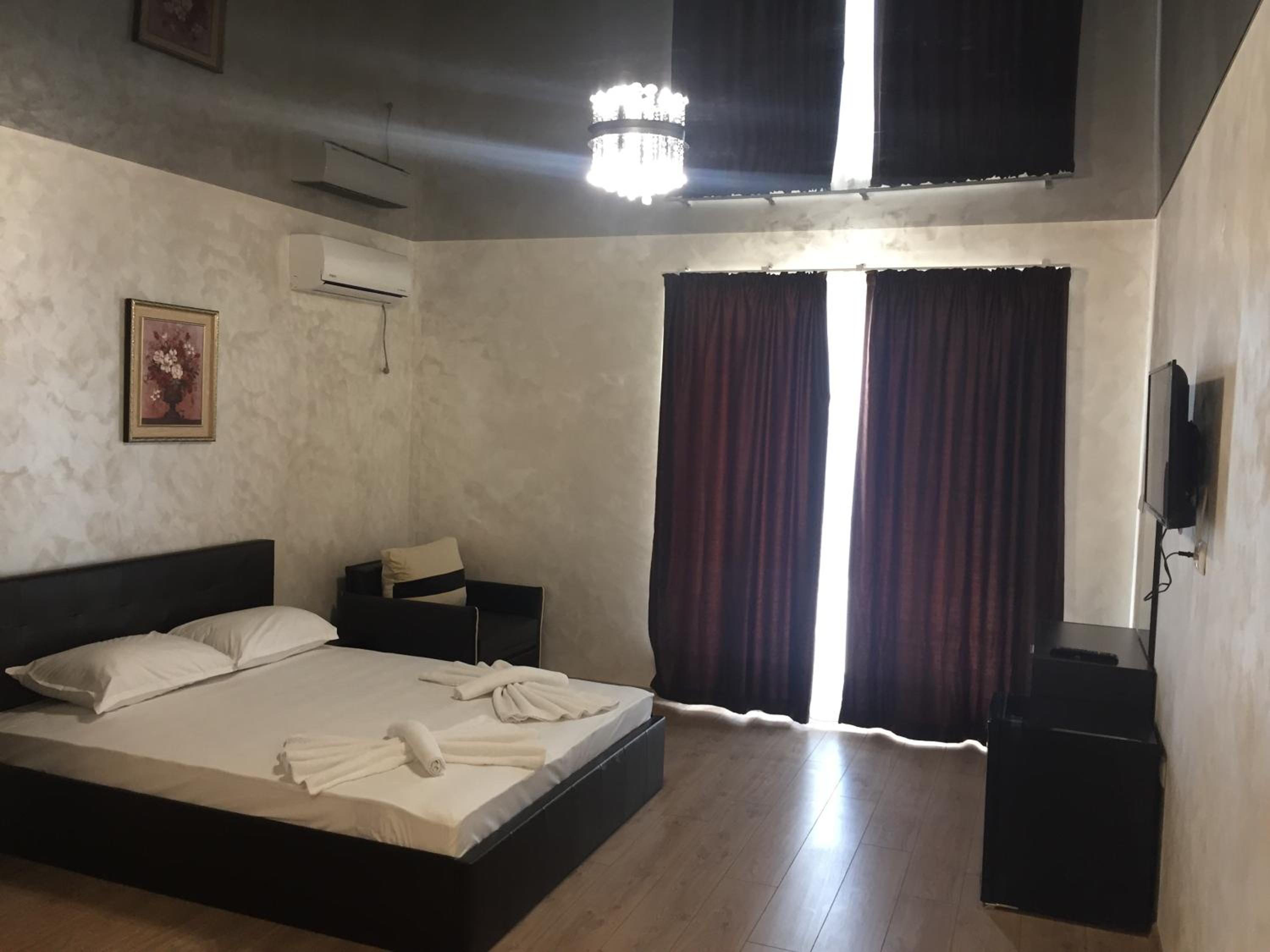 Deluxe Double Room with Balcony - Photo 2