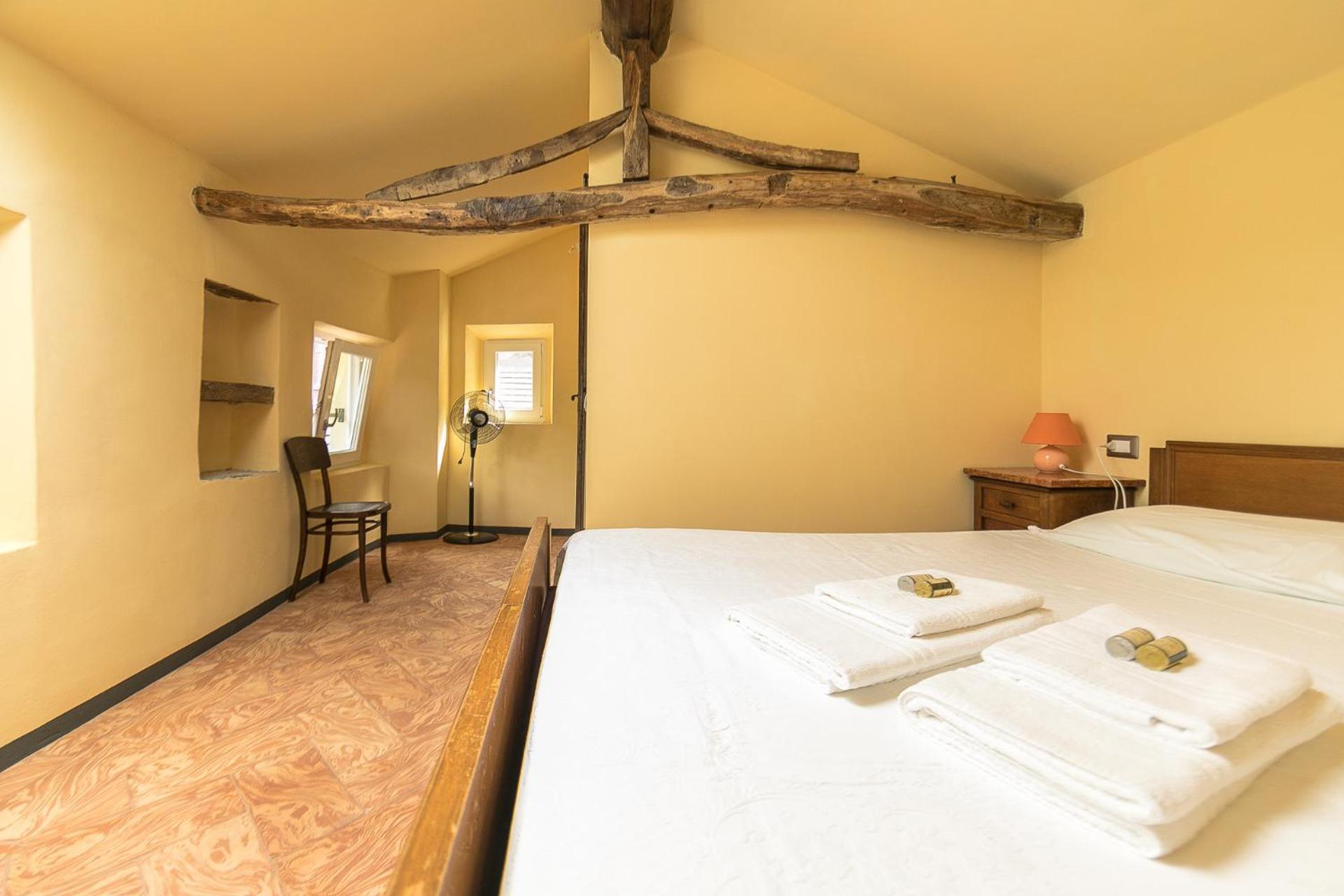 Triple Room with Lake View - Photo 12