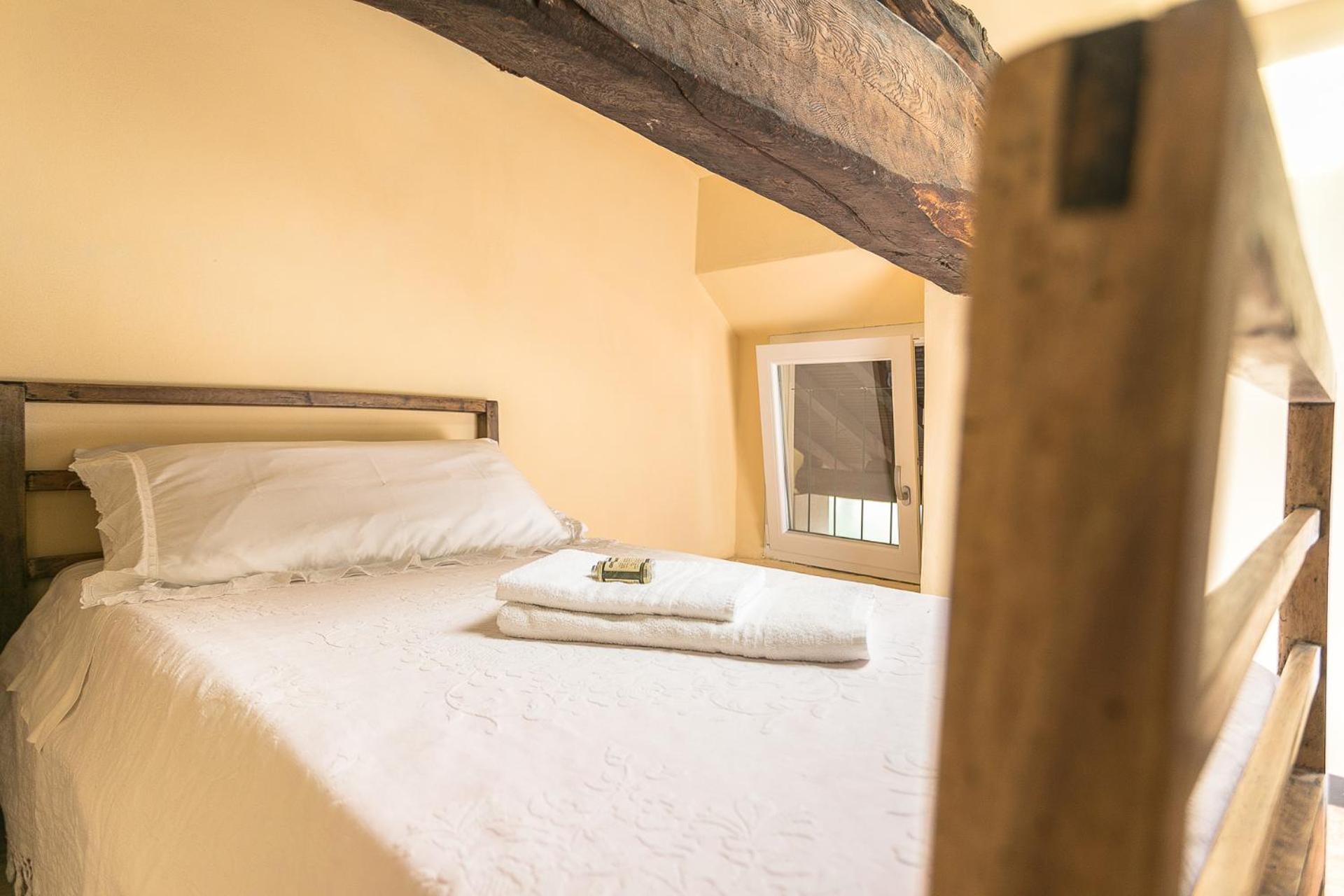 Triple Room with Lake View - Photo 16