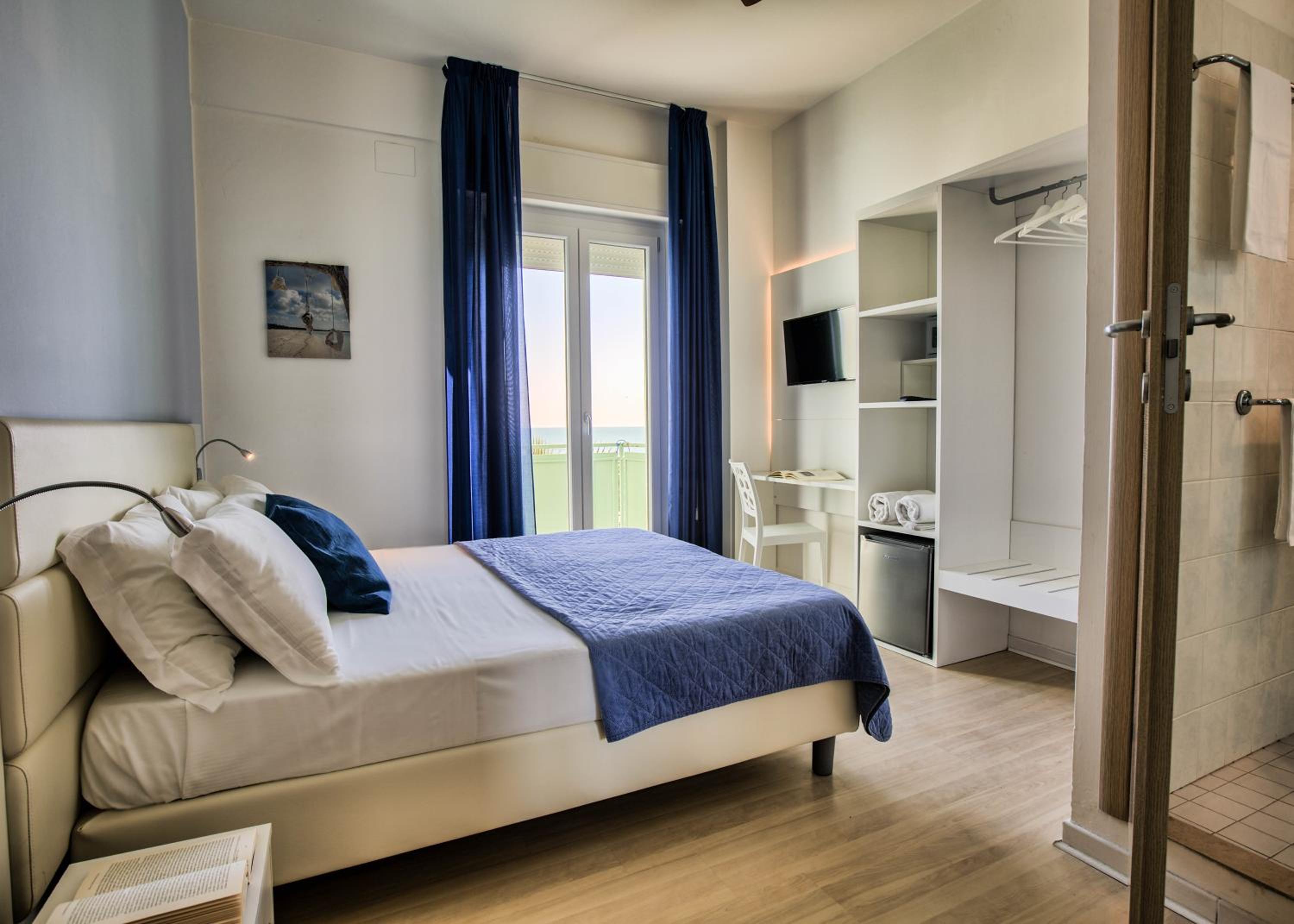 Superior Double or Twin Room with Sea View photo 3