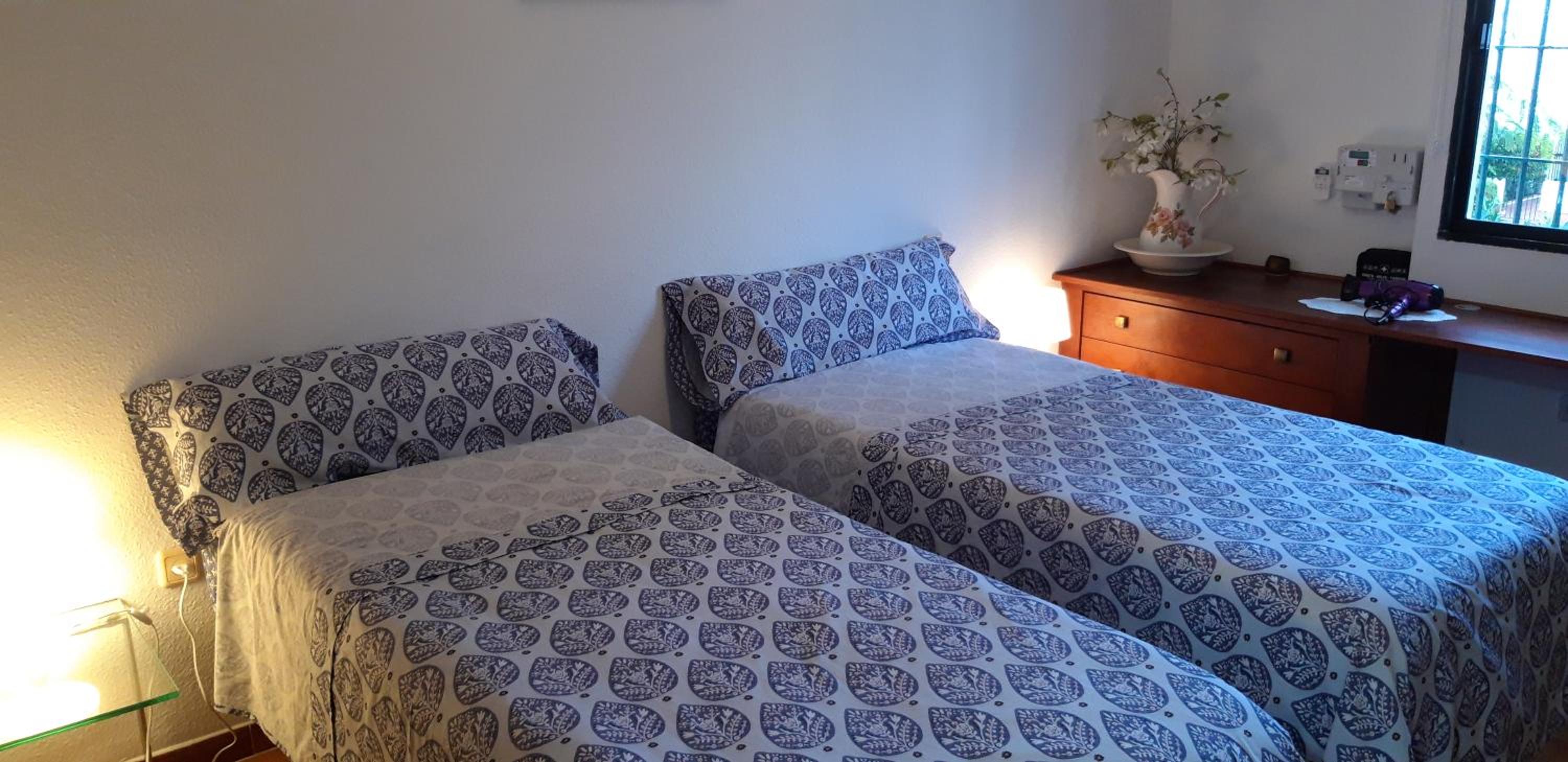 Double Room with Private Bathroom - Photo 1
