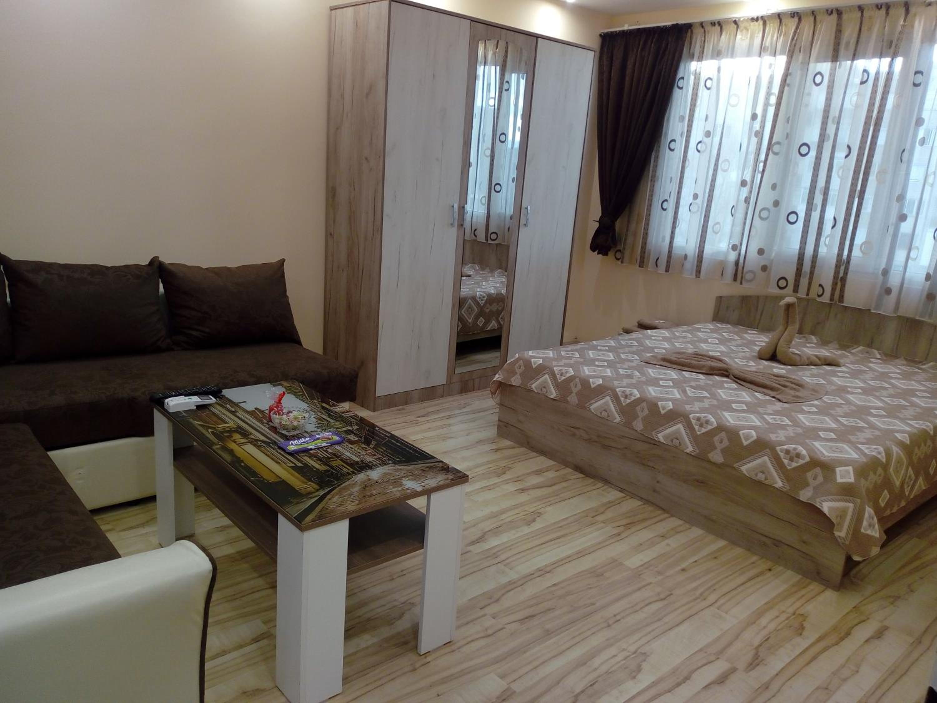 Deluxe Apartment