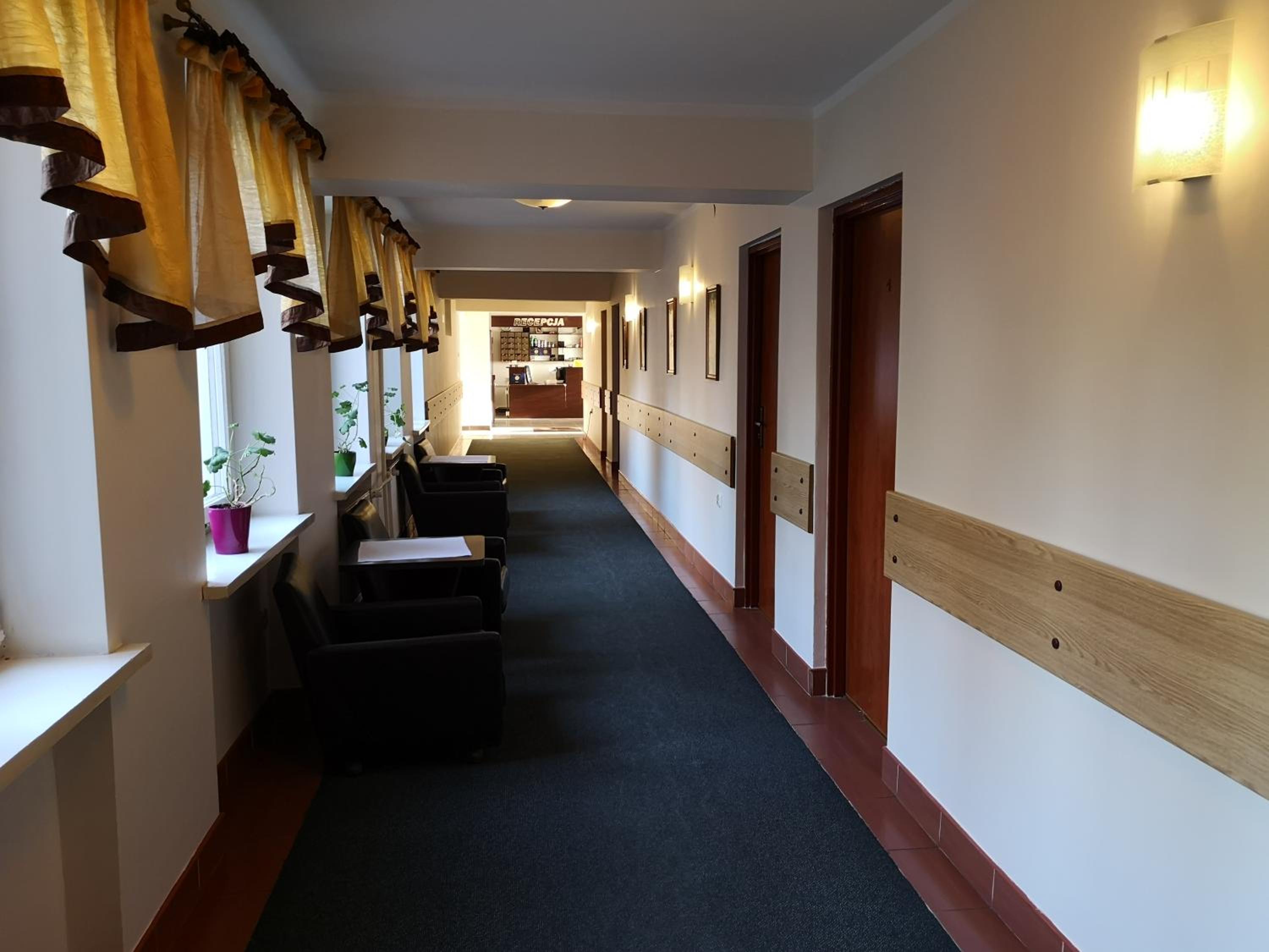 Twin Room - Photo 3