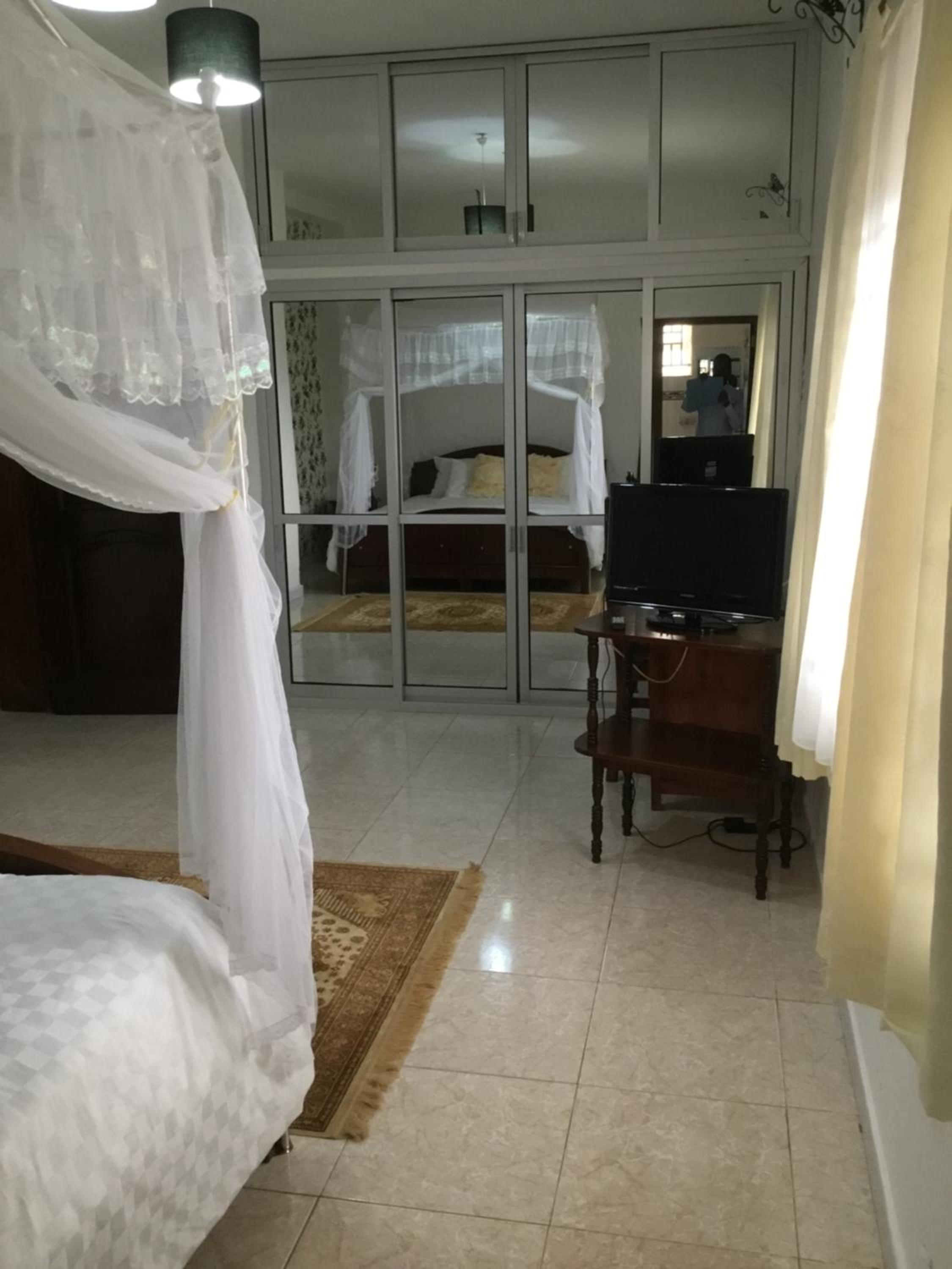 Deluxe King Suite