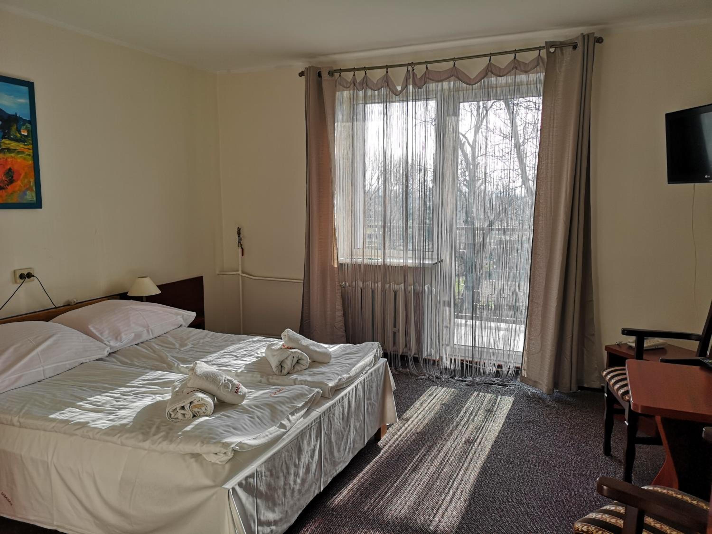 Twin Room - Photo 4
