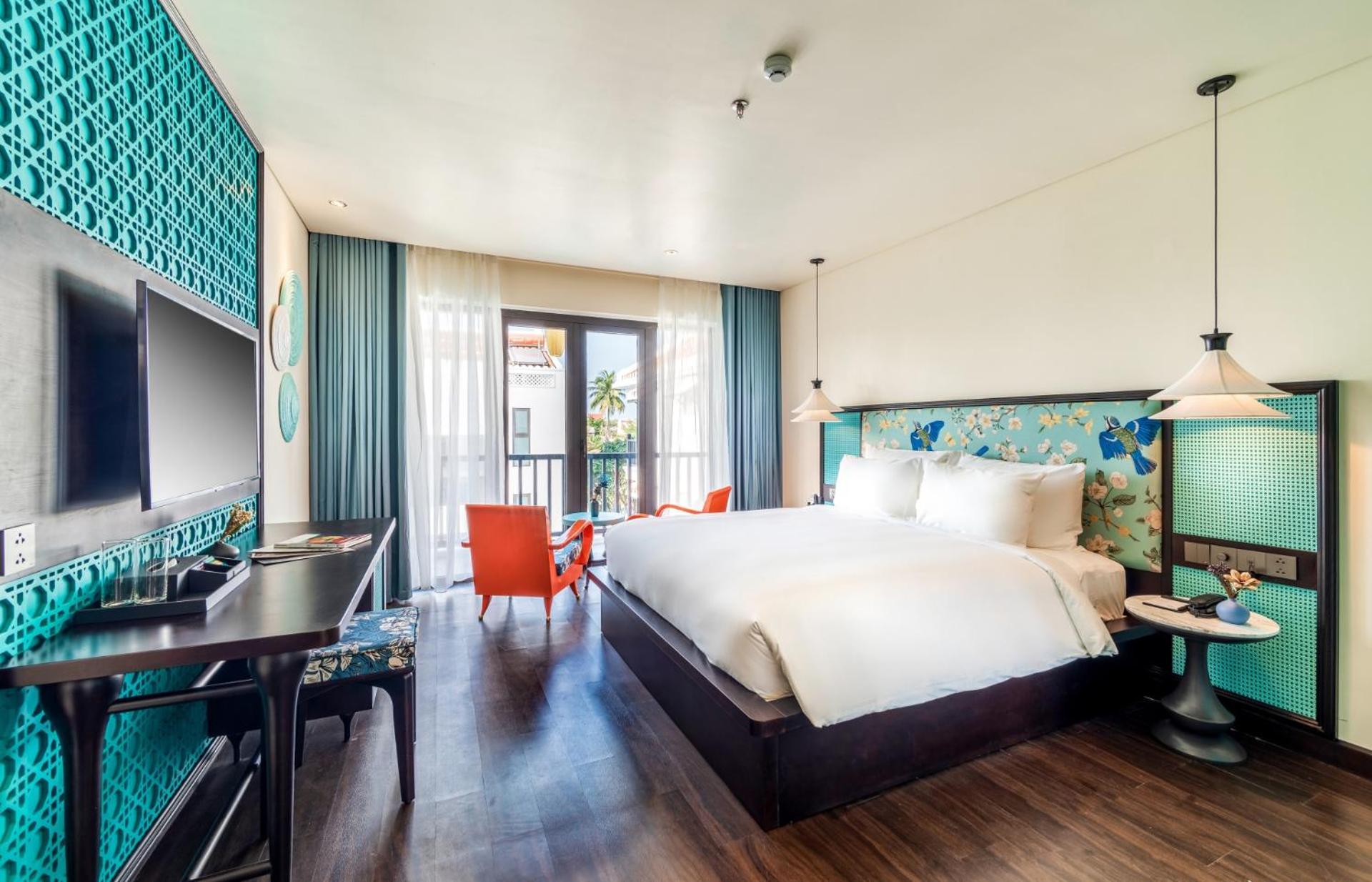 Deluxe Double Room with Balcony and River View photo 3