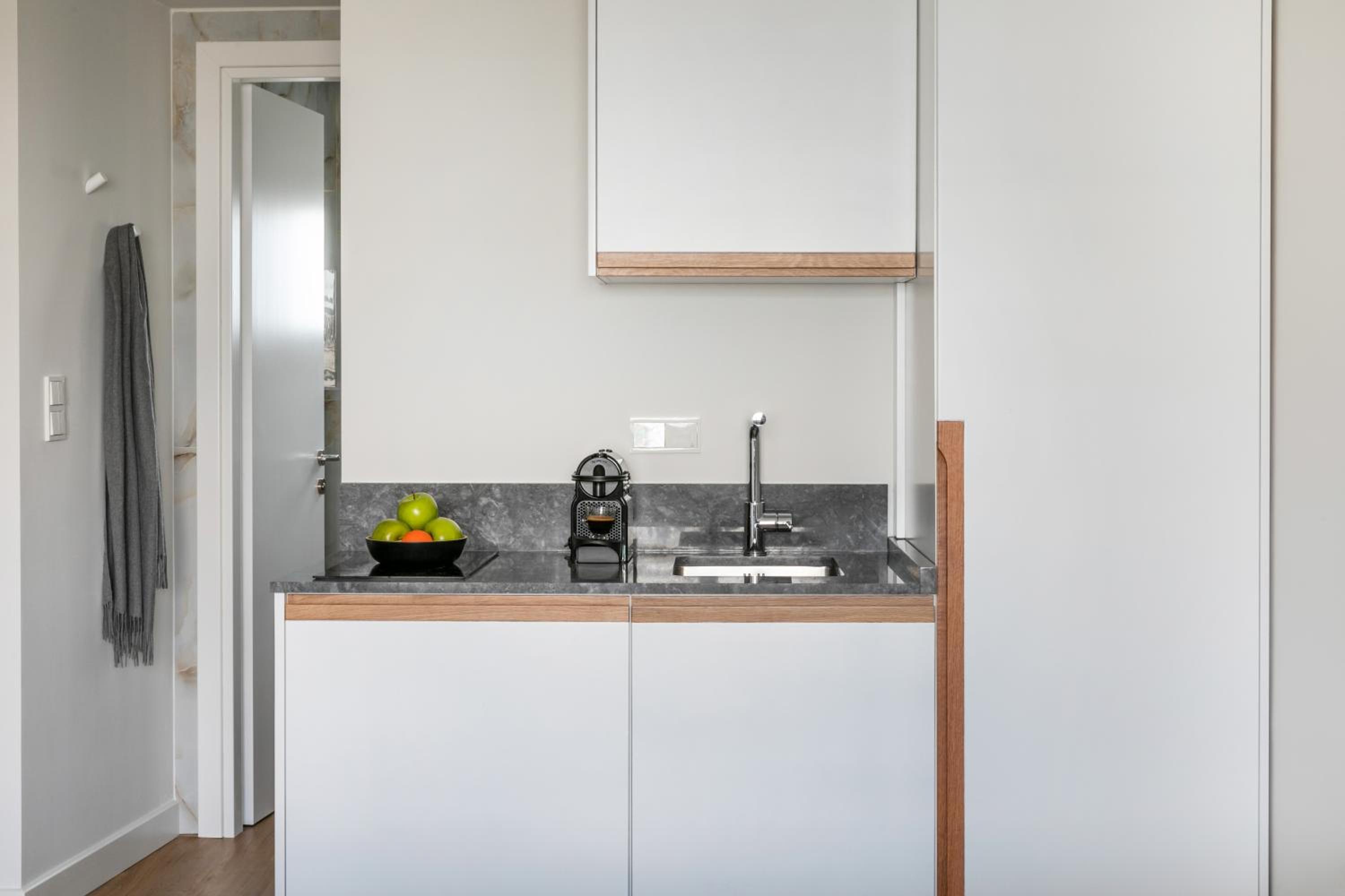 Double Room - Photo 7
