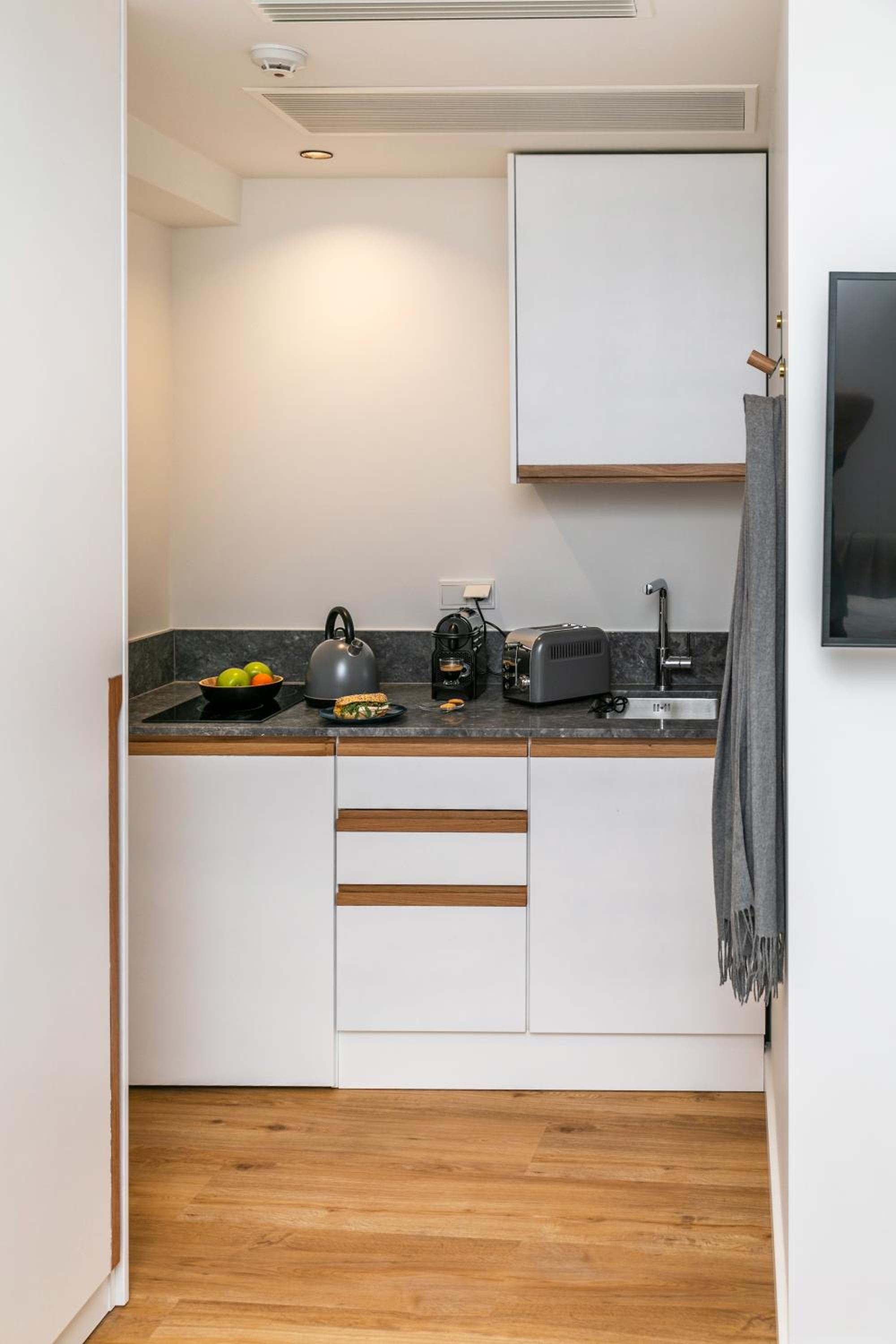 Standard Double Room - Photo 5
