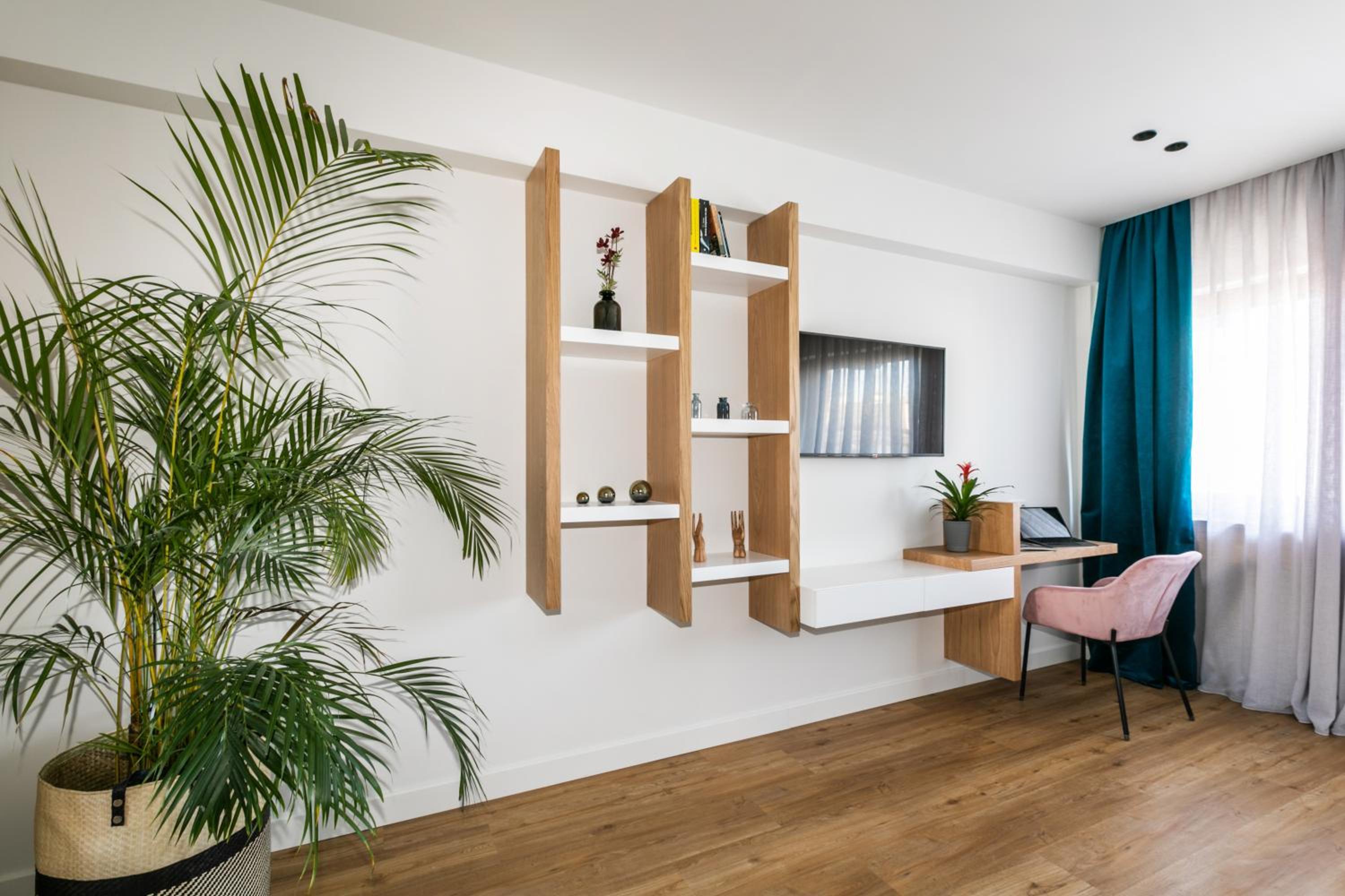 Deluxe Studio with City View - Photo 13