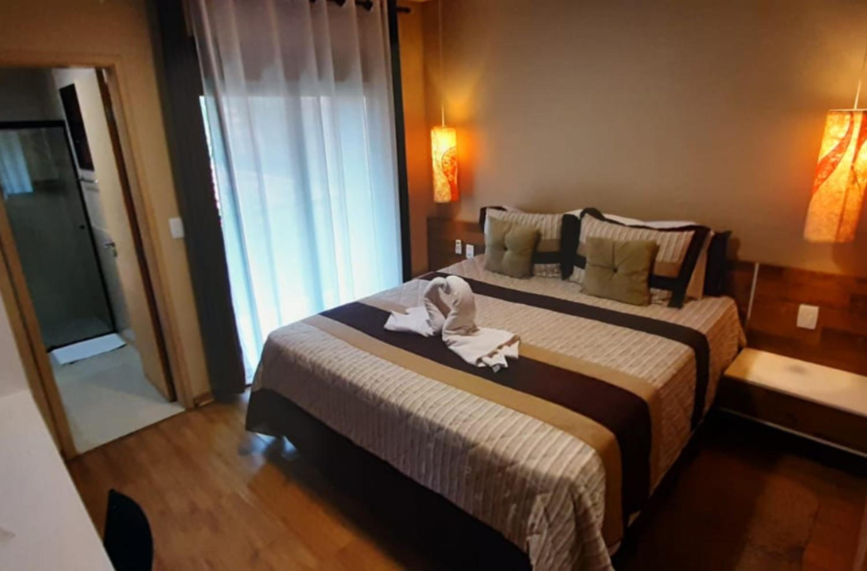 Deluxe Queen Suite