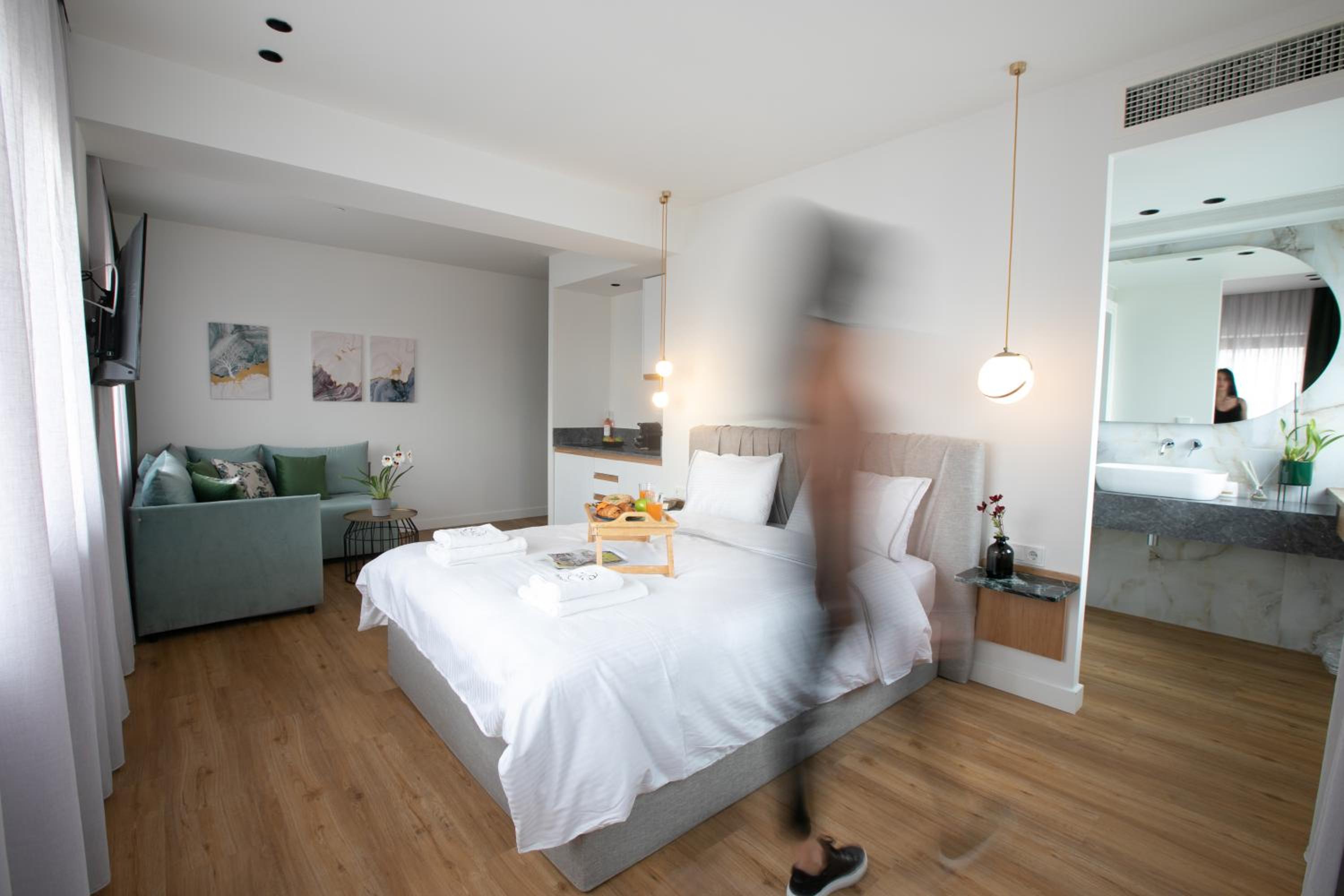 Junior Suite with Sea View - Photo 3