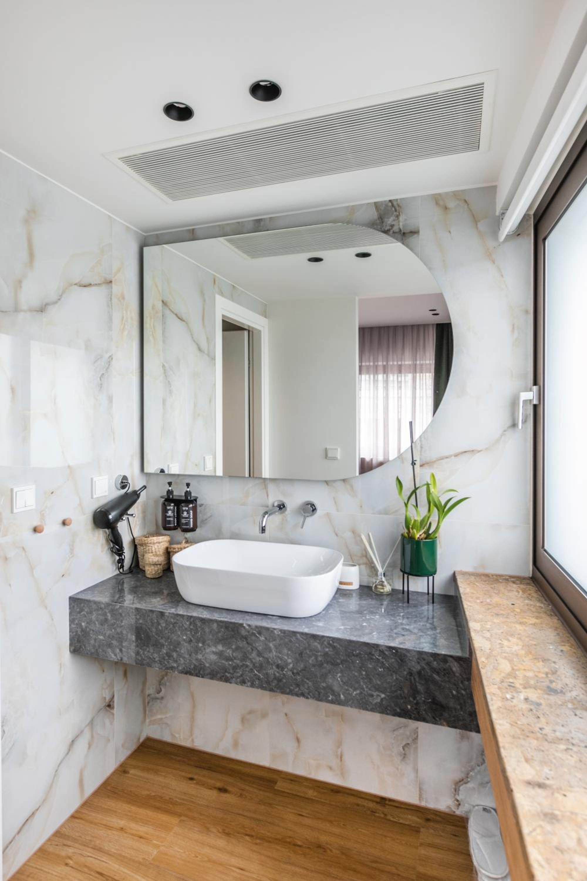 Junior Suite with Sea View - Photo 8