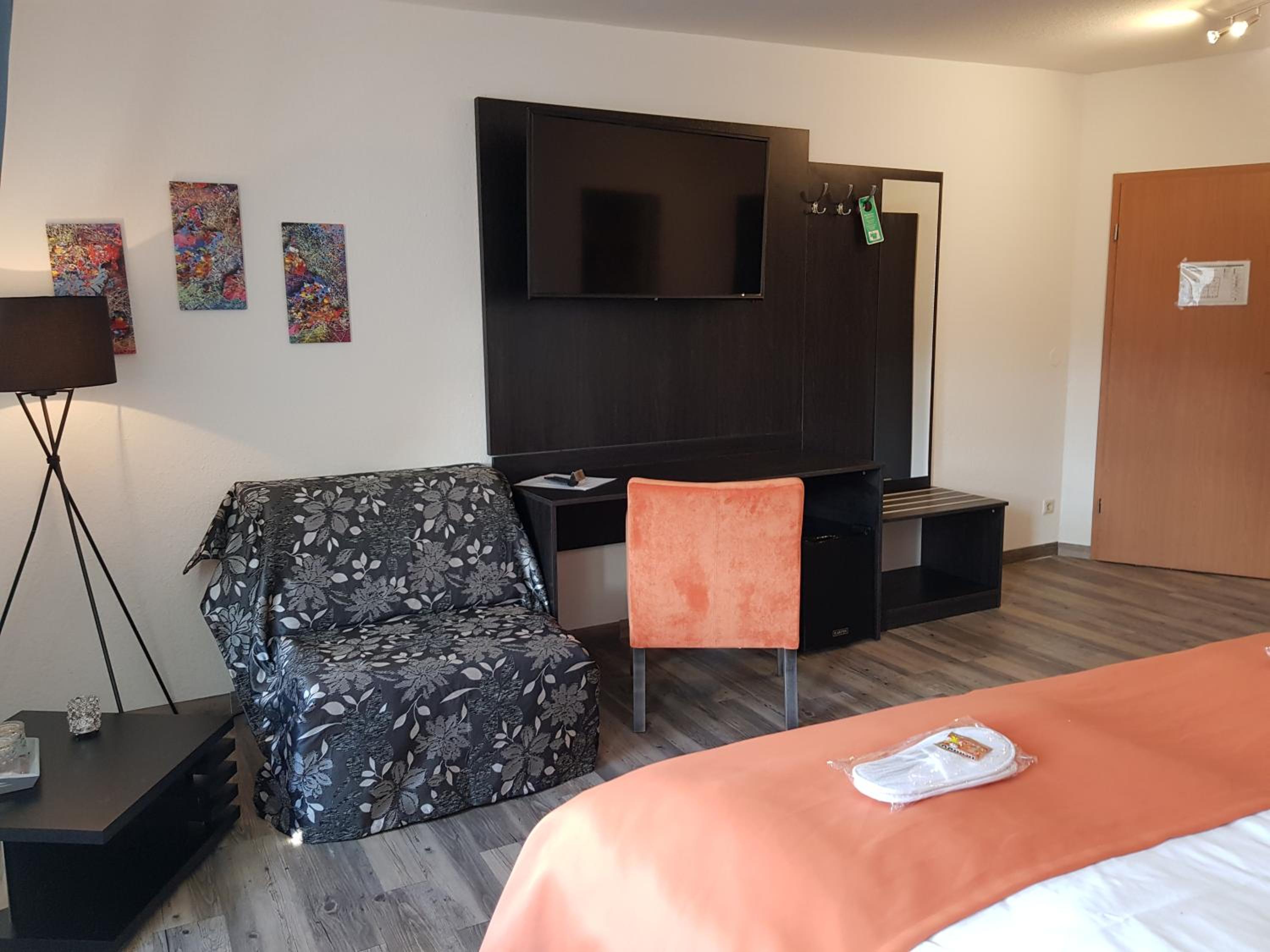 Double Room - Photo 11