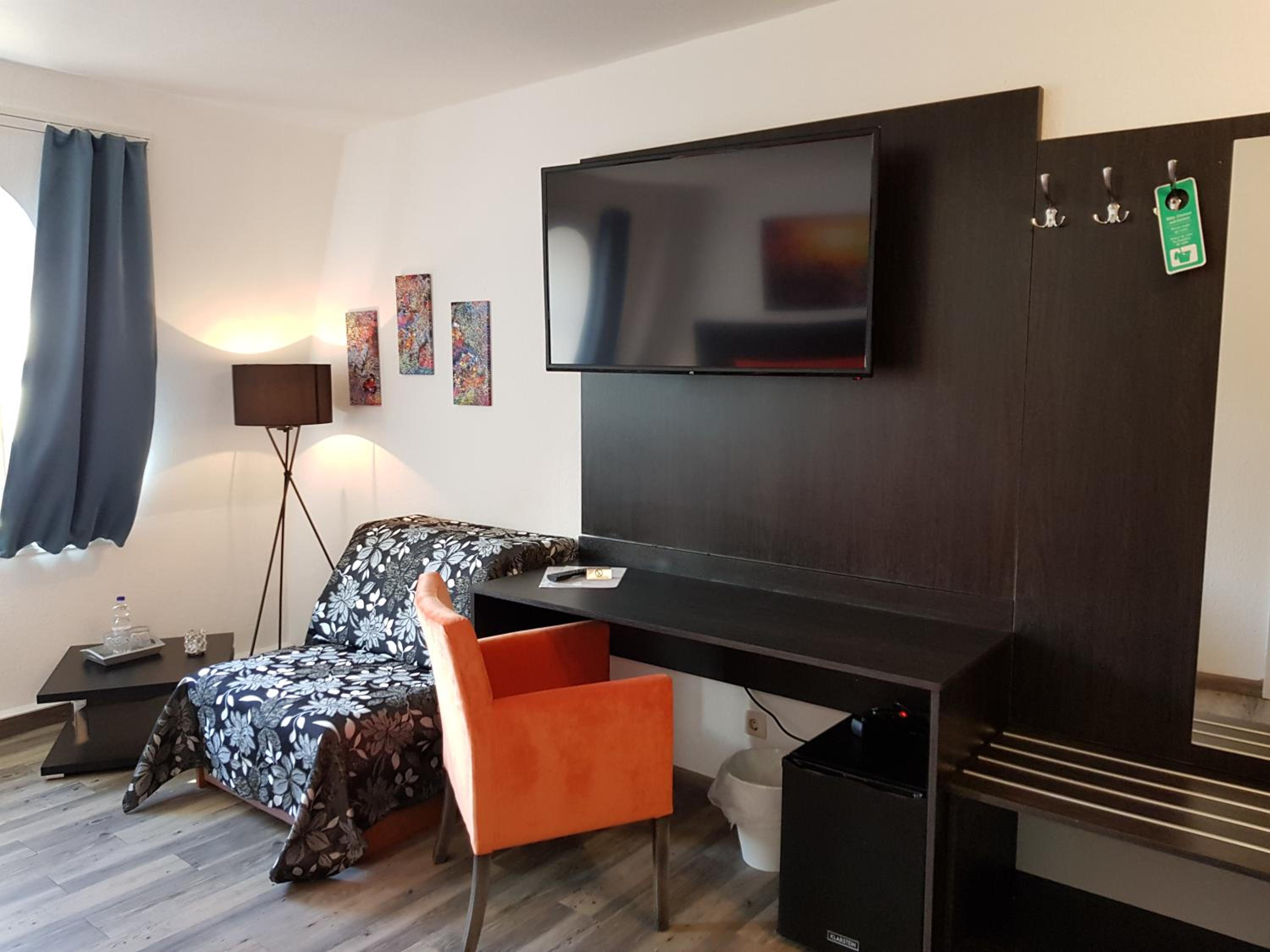 Double Room - Photo 10