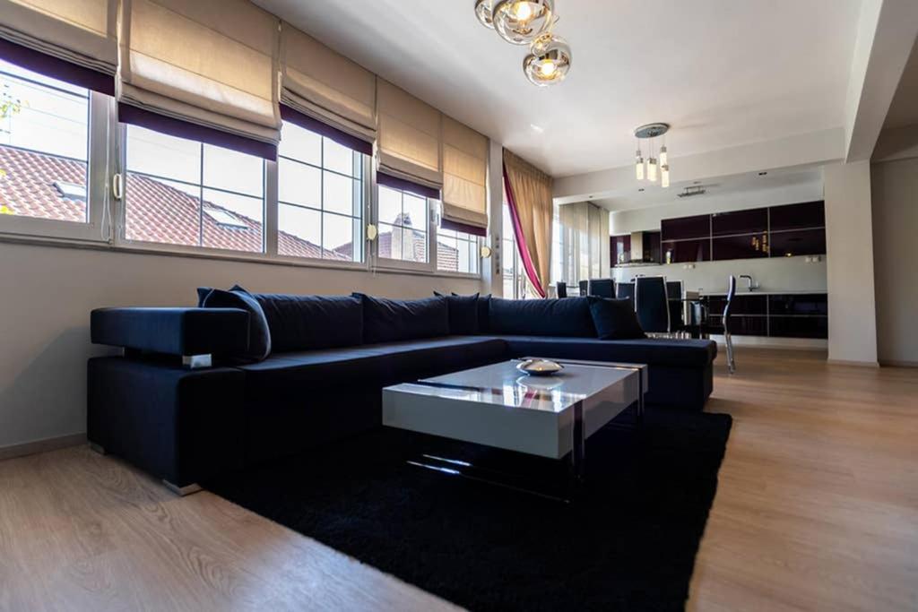Two-Bedroom Apartment - Photo 9
