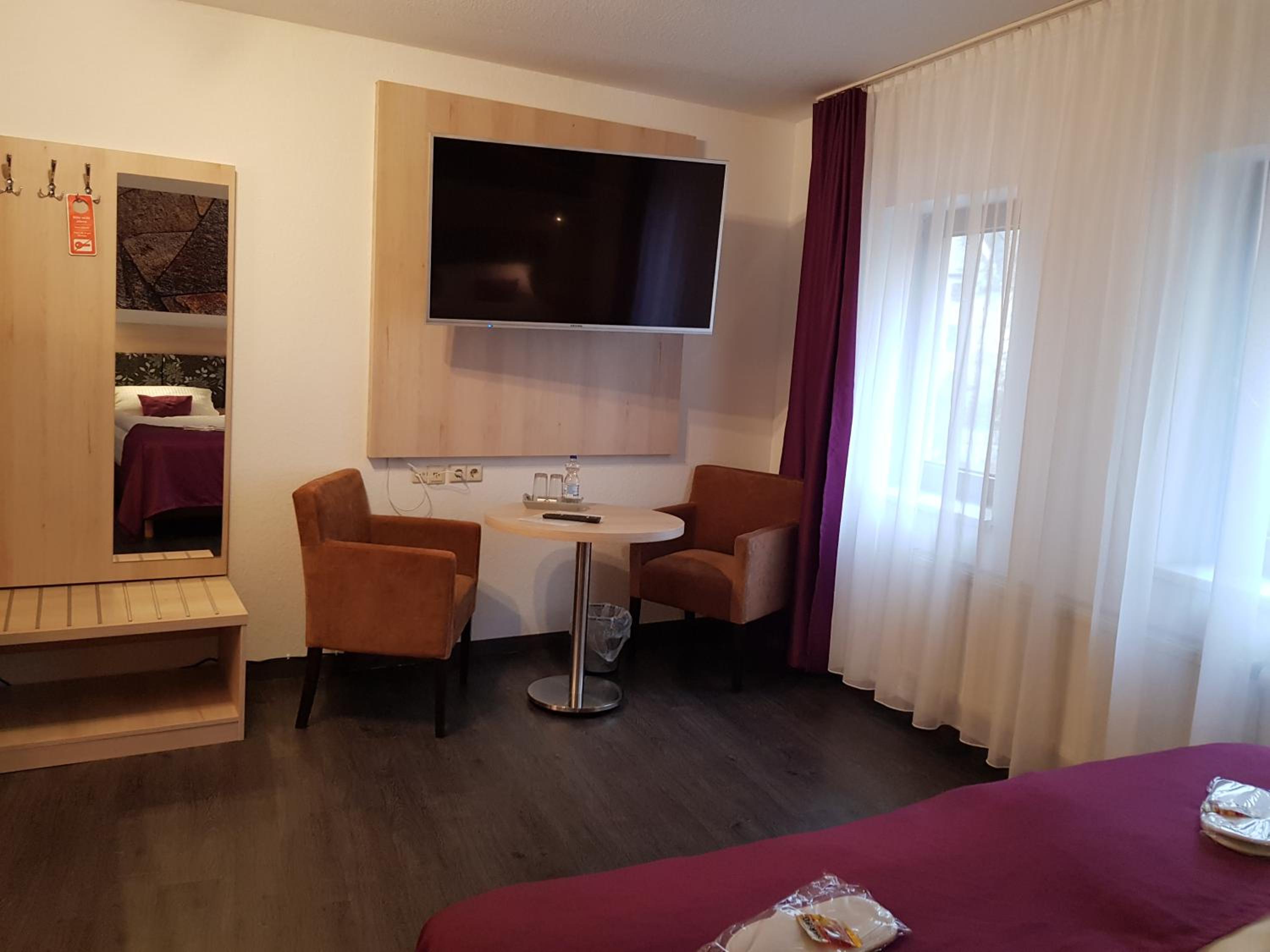 Double Room - Photo 8