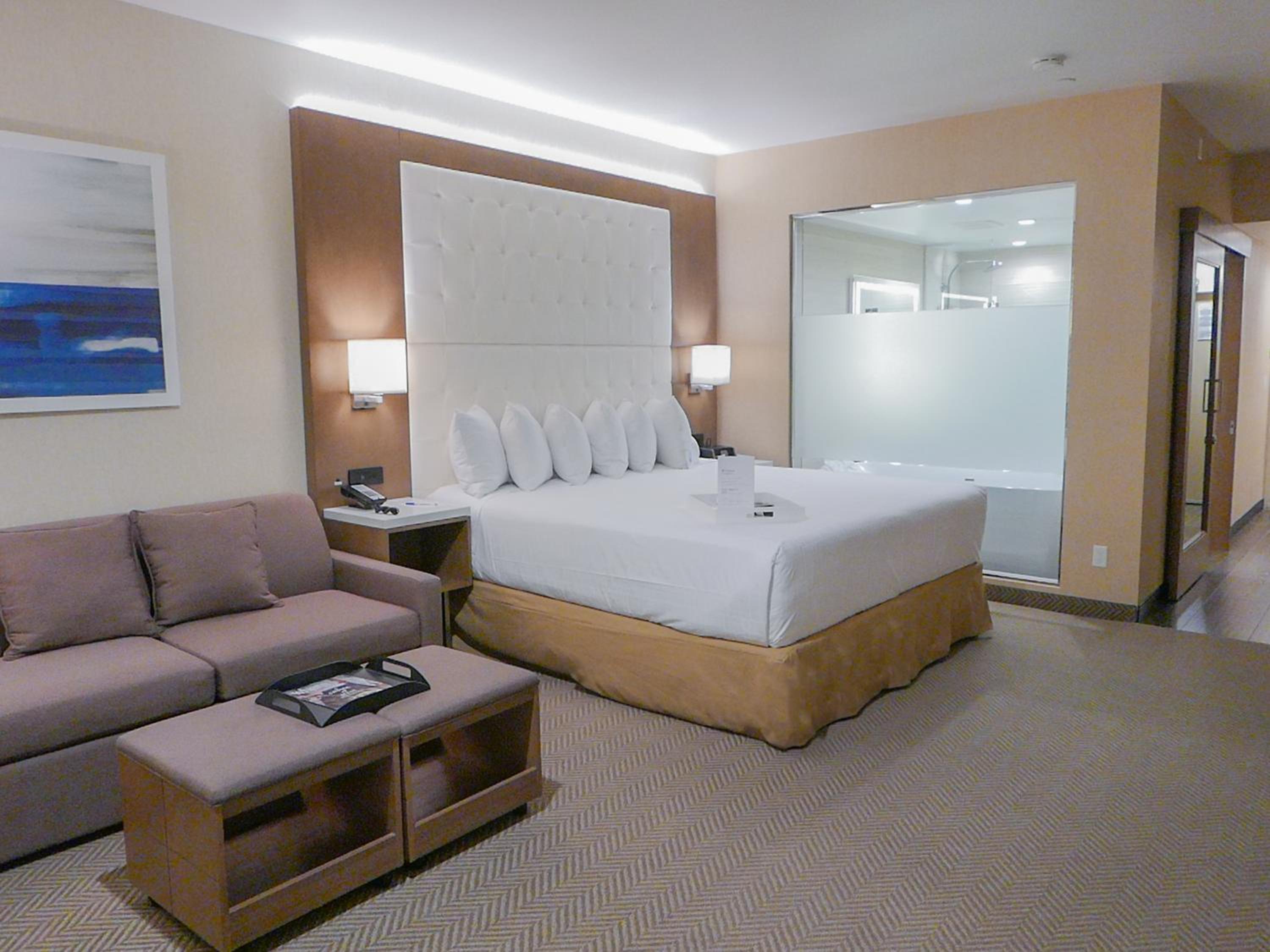 King Suite - Non-Smoking - Photo 1