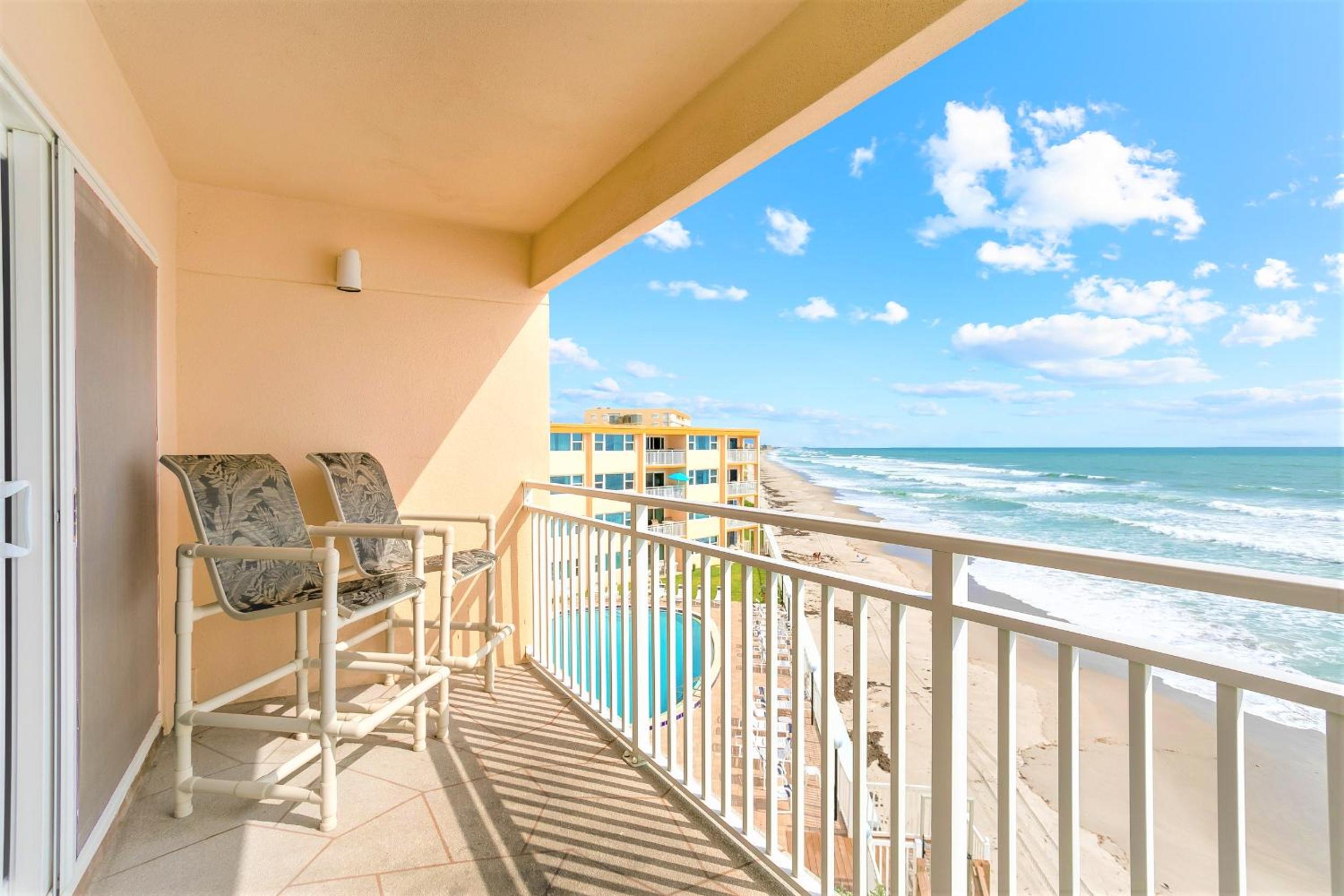 Penthouse Three-Bedroom Apartment - Oceanfront - Unit #449 photo 2