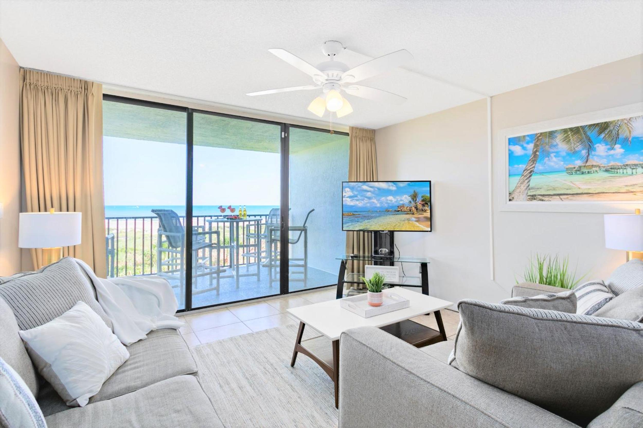 Deluxe Two-Bedroom Apartment - Oceanfront - Unit 304