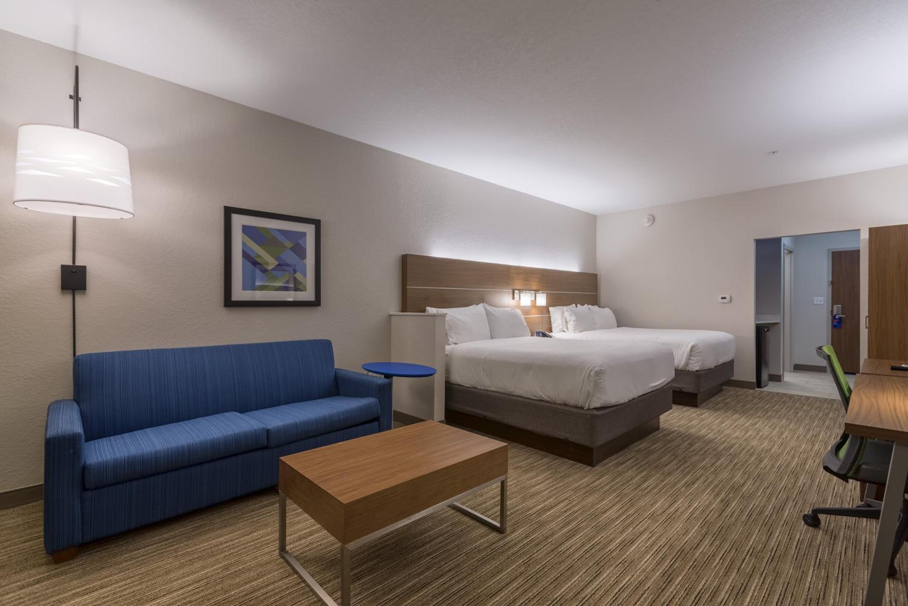 Suite with Two Beds - Non-Smoking photo 3