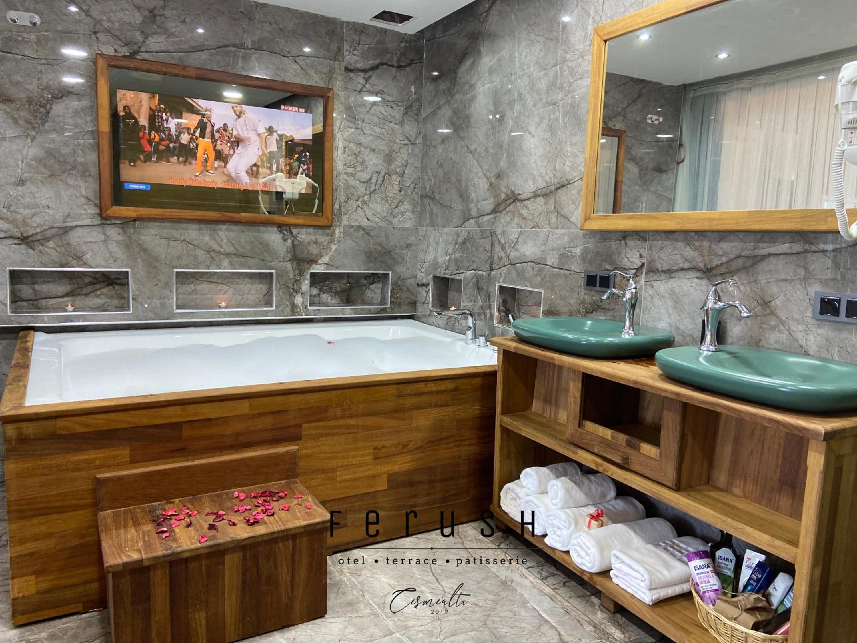 Suite with Sauna - Photo 3